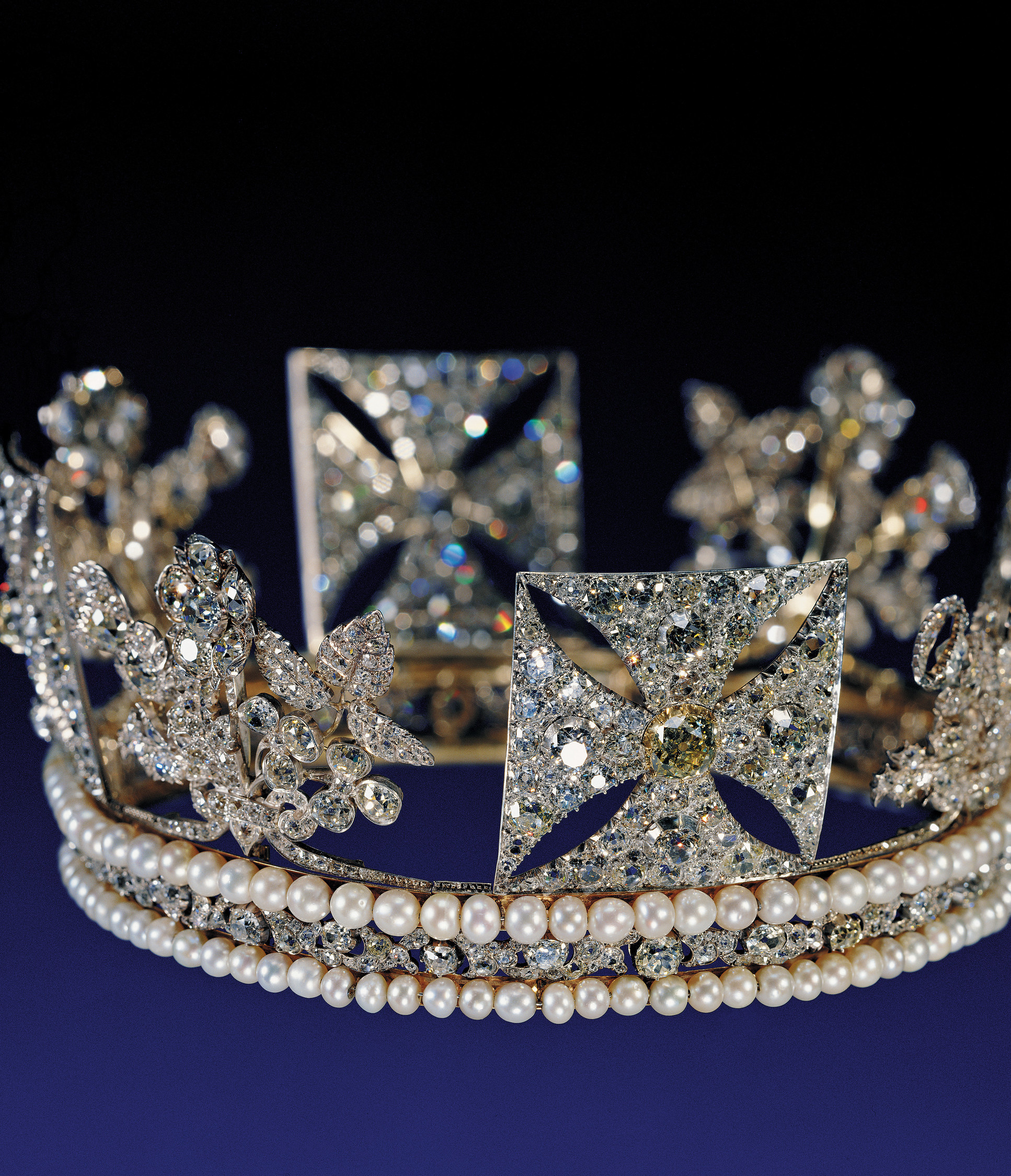 Queen Elizabeth II's diadem, Diadem Wallpaper, 1940x2250 HD Phone