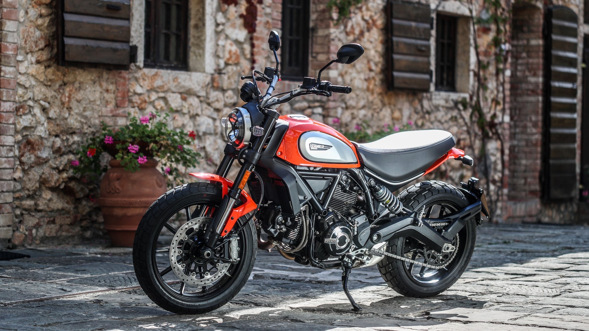 Ducati Scrambler Icon, 2019 model, Future safety tech, 1920x1080 Full HD Desktop