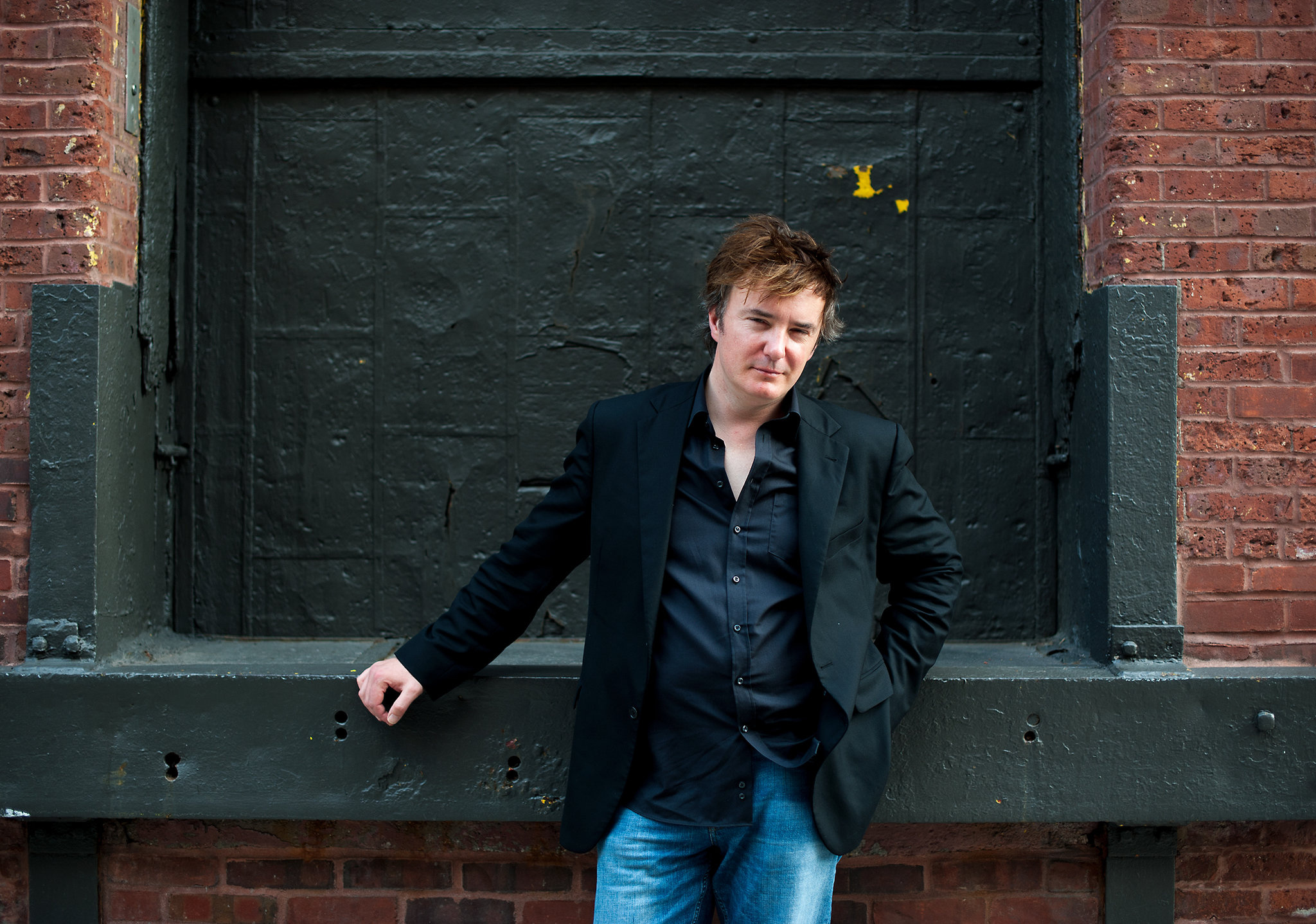 Dylan Moran, Proven in Britain, Two comics try, Take New York, 2050x1440 HD Desktop