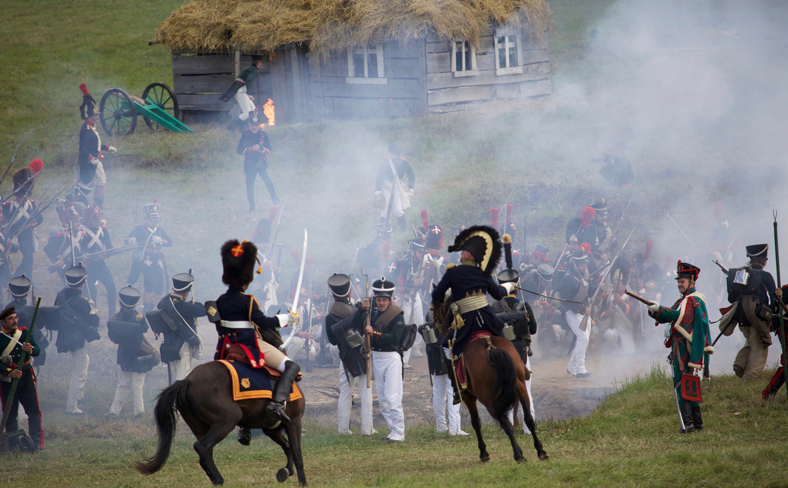 Soldiers in historical clothes, Napoleonic war reenactments, Battle reenactments, Living history, 2730x1700 HD Desktop