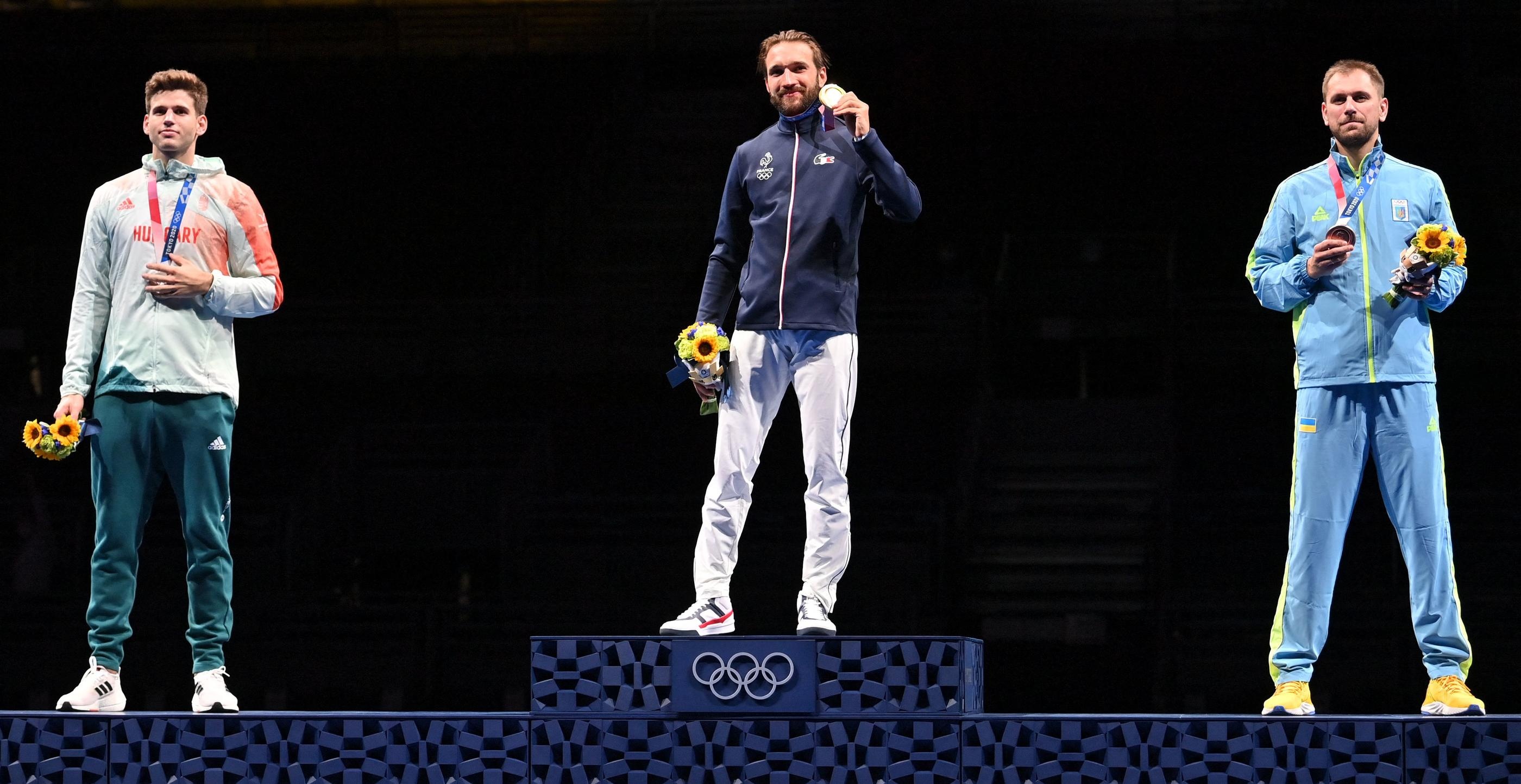 Gergely Siklosi, Hungarian gymnast, Parisian triumph, Artistic performance, 2800x1450 HD Desktop