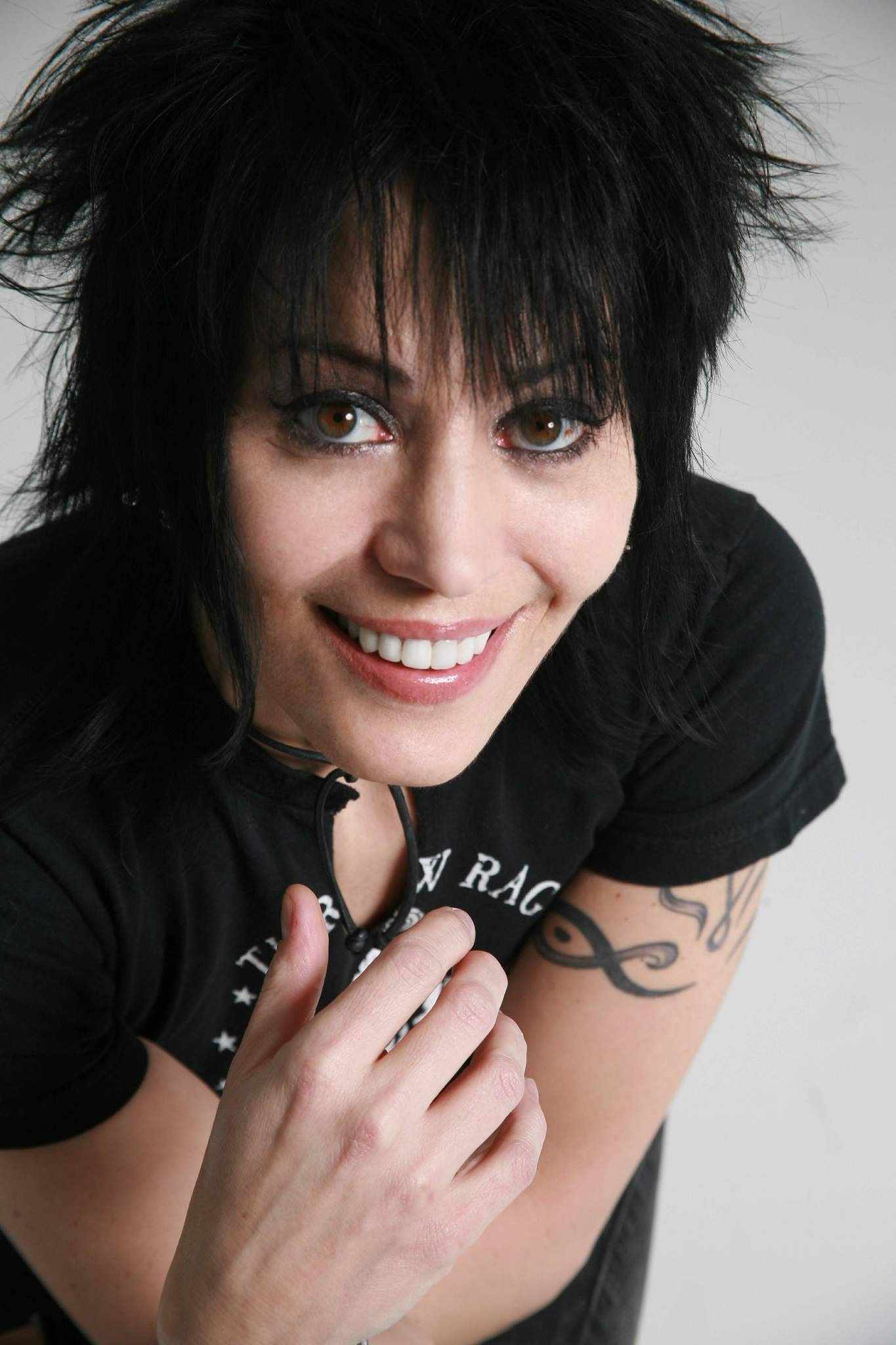 Joan Jett, Rock legend, Energetic performance, Unforgettable concerts, 1370x2050 HD Phone