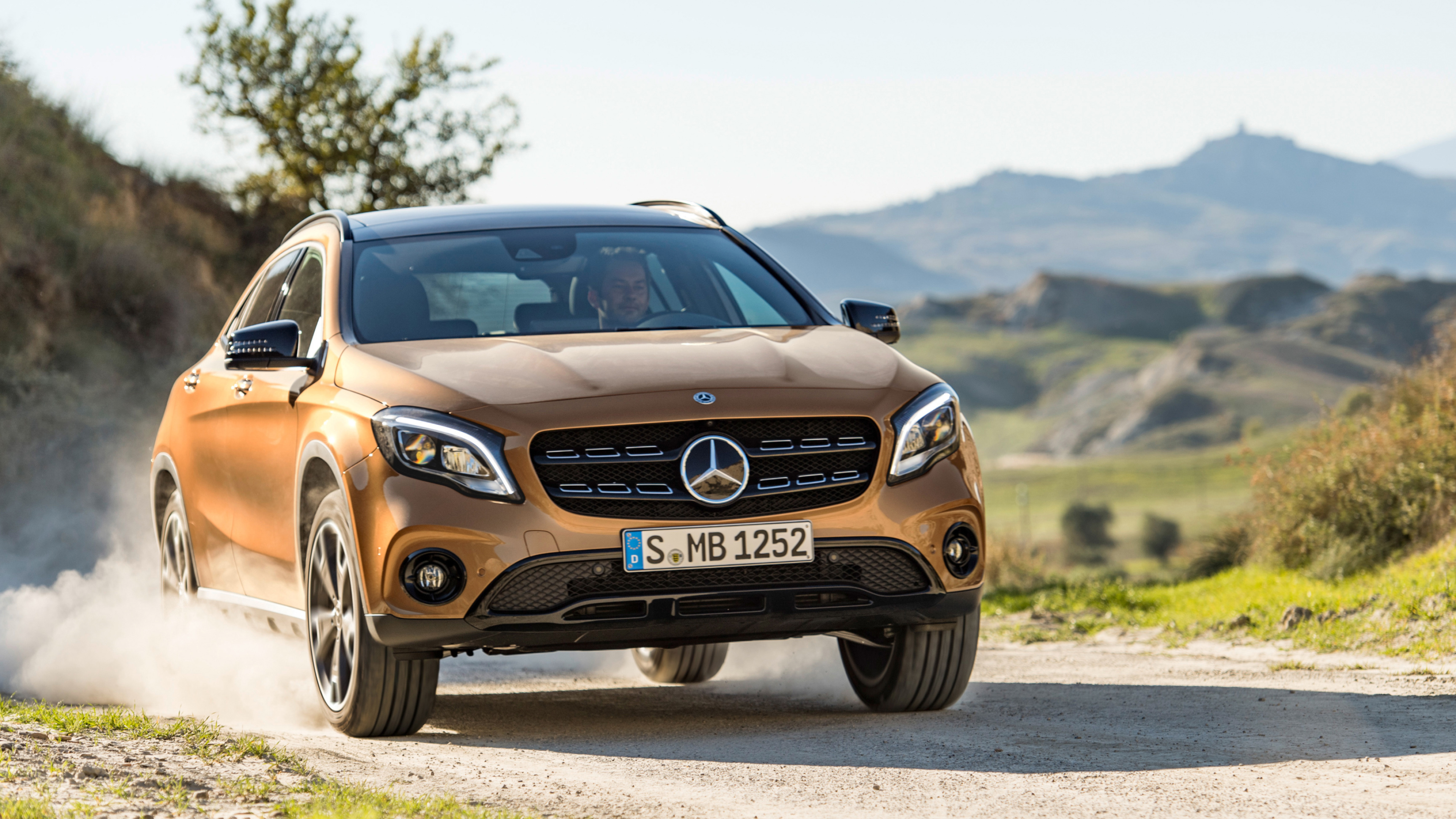 Mercedes-Benz GLA, GLA class cars, Desktop wallpapers, Ultra HD, 3840x2160 4K Desktop