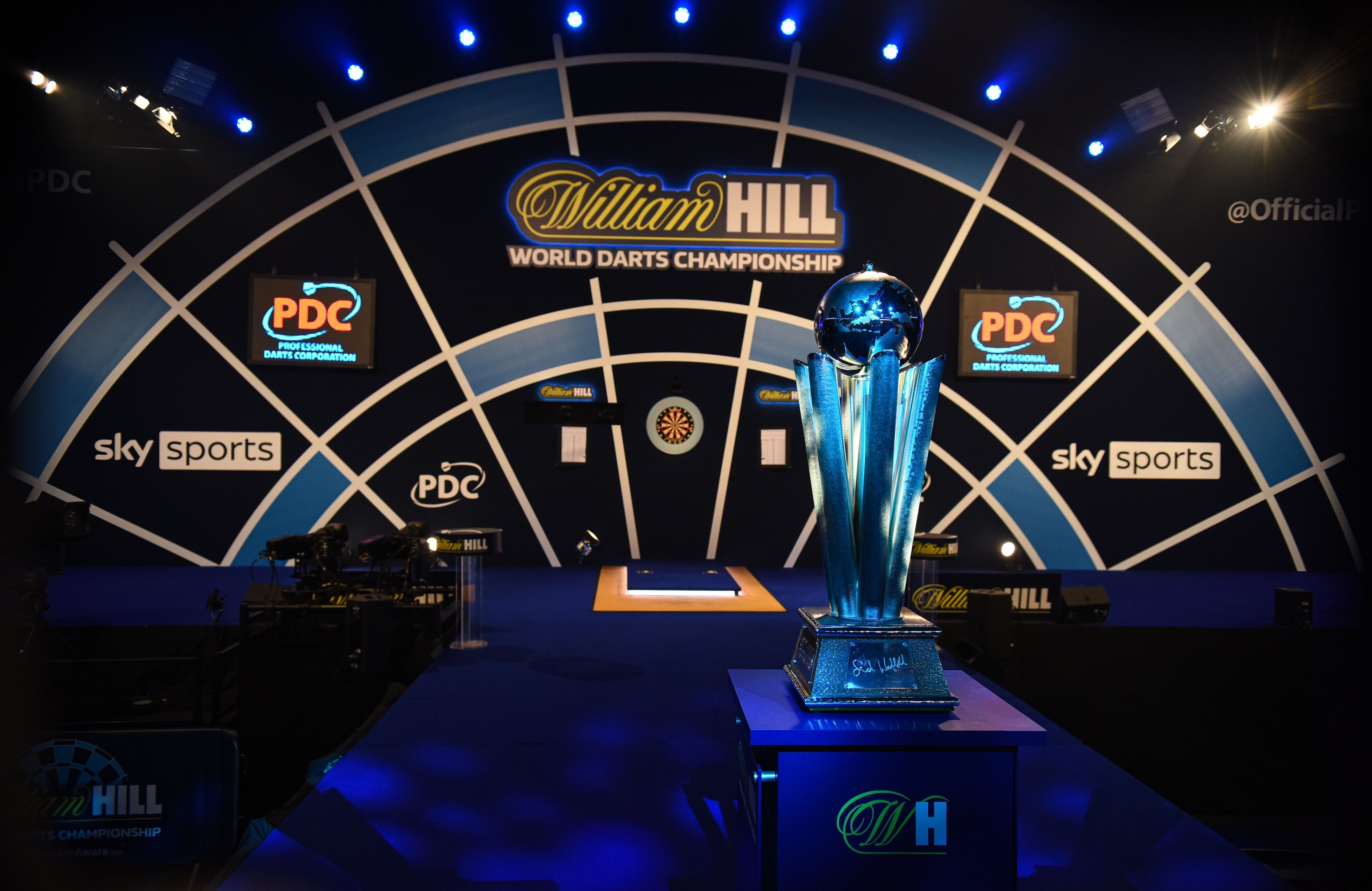 2021-22 William Hill World Darts Championship, Darts Wallpaper, 3330x2160 HD Desktop