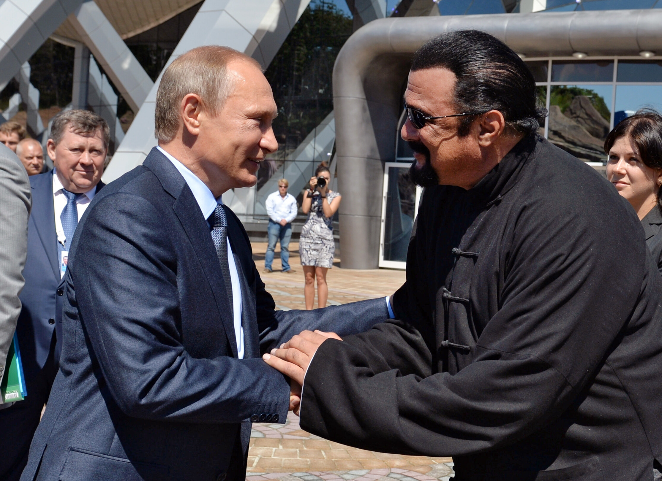 Steven Seagal, Becomes Russian citizen, Friendship with Putin, International news, 2230x1630 HD Desktop