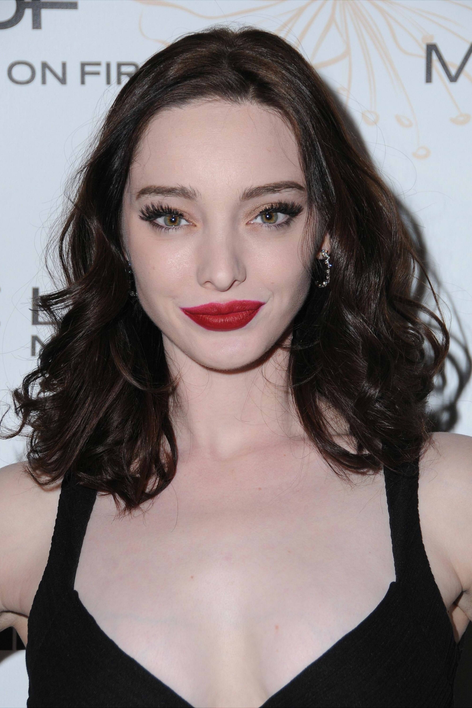Emma Dumont - Profile Images The Movie Database TMDB 2000x3000