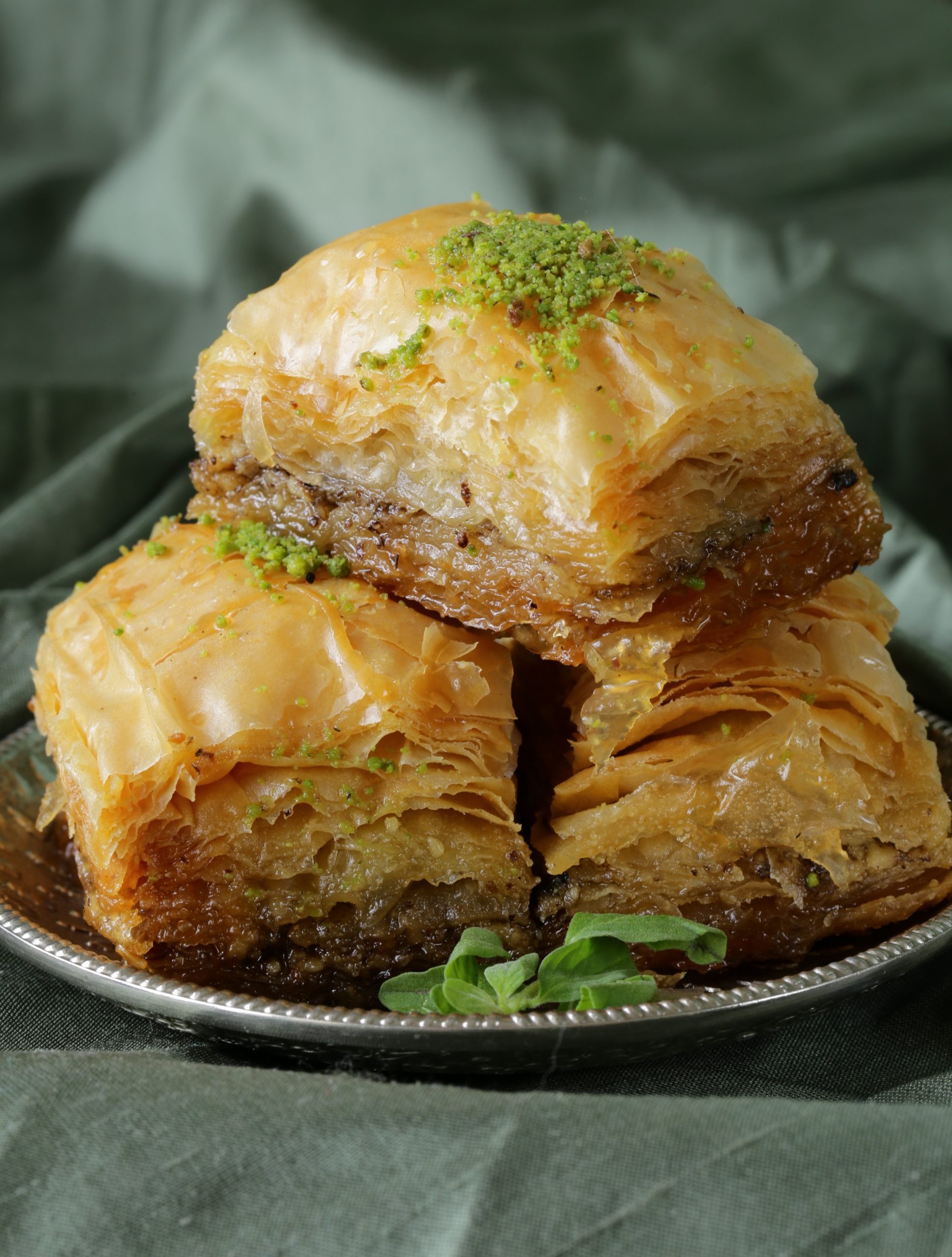 Baklava portion, Neffisso restaurant, 1940x2560 HD Phone
