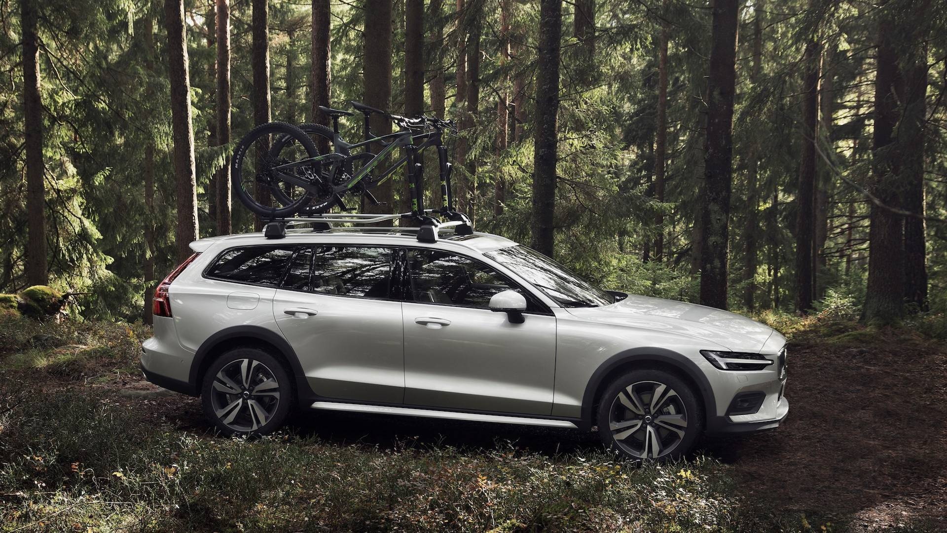 Volvo V60 Cross Country, Versatile adventure, Elegant design, Stunning imagery, 1920x1080 Full HD Desktop