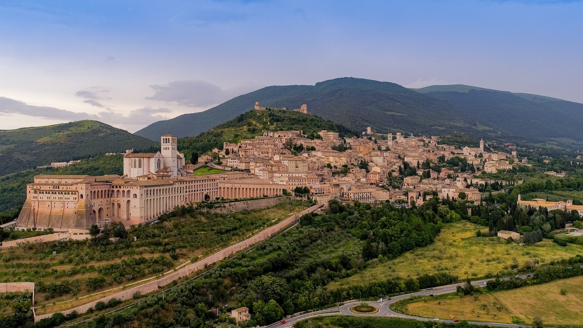 Assisi walking tour, Expert guide, Best sights, Local's perspective, 1920x1080 Full HD Desktop