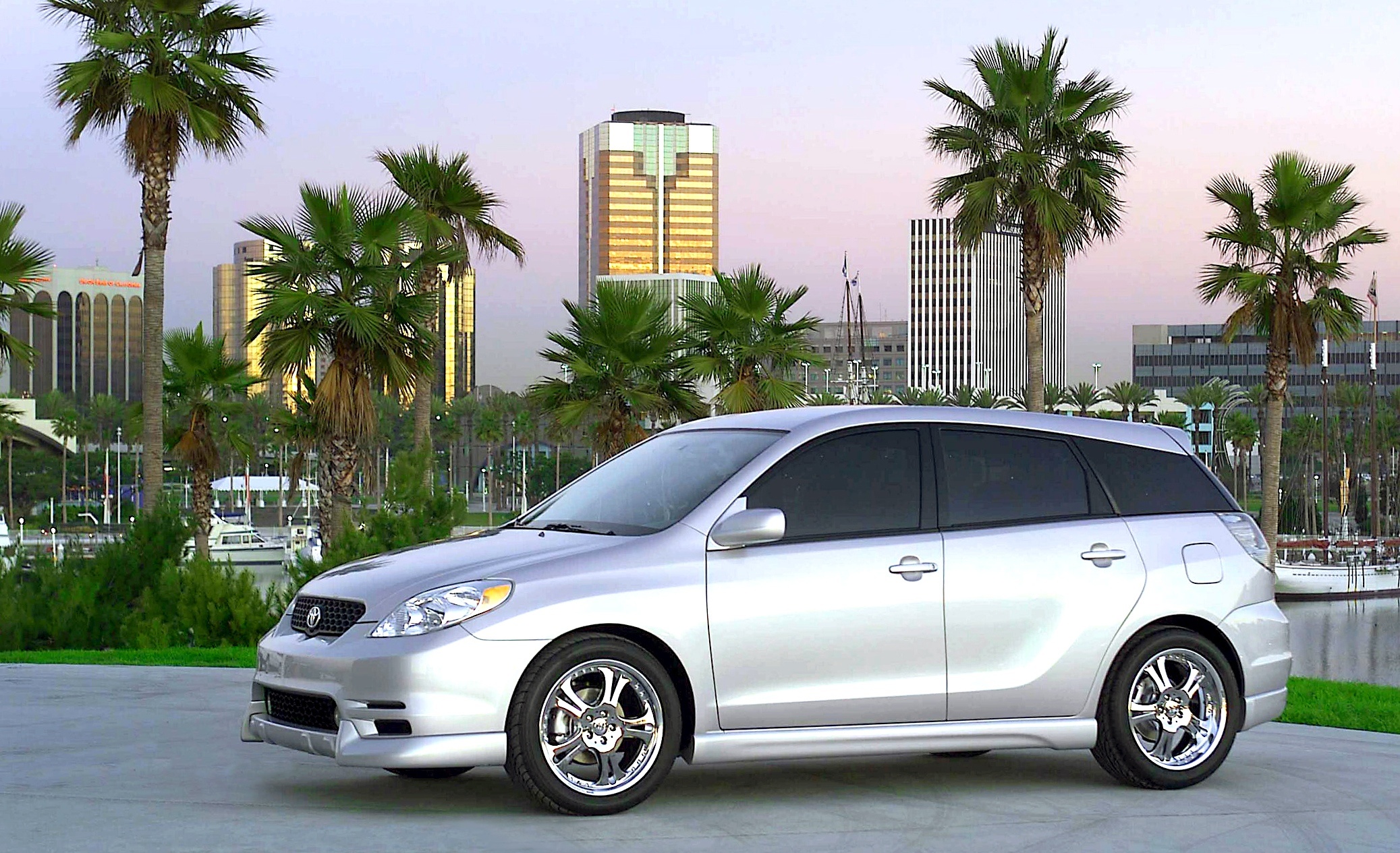 Toyota Matrix, Versatile hatchback, Fuel-efficient, Practical design, 2080x1270 HD Desktop