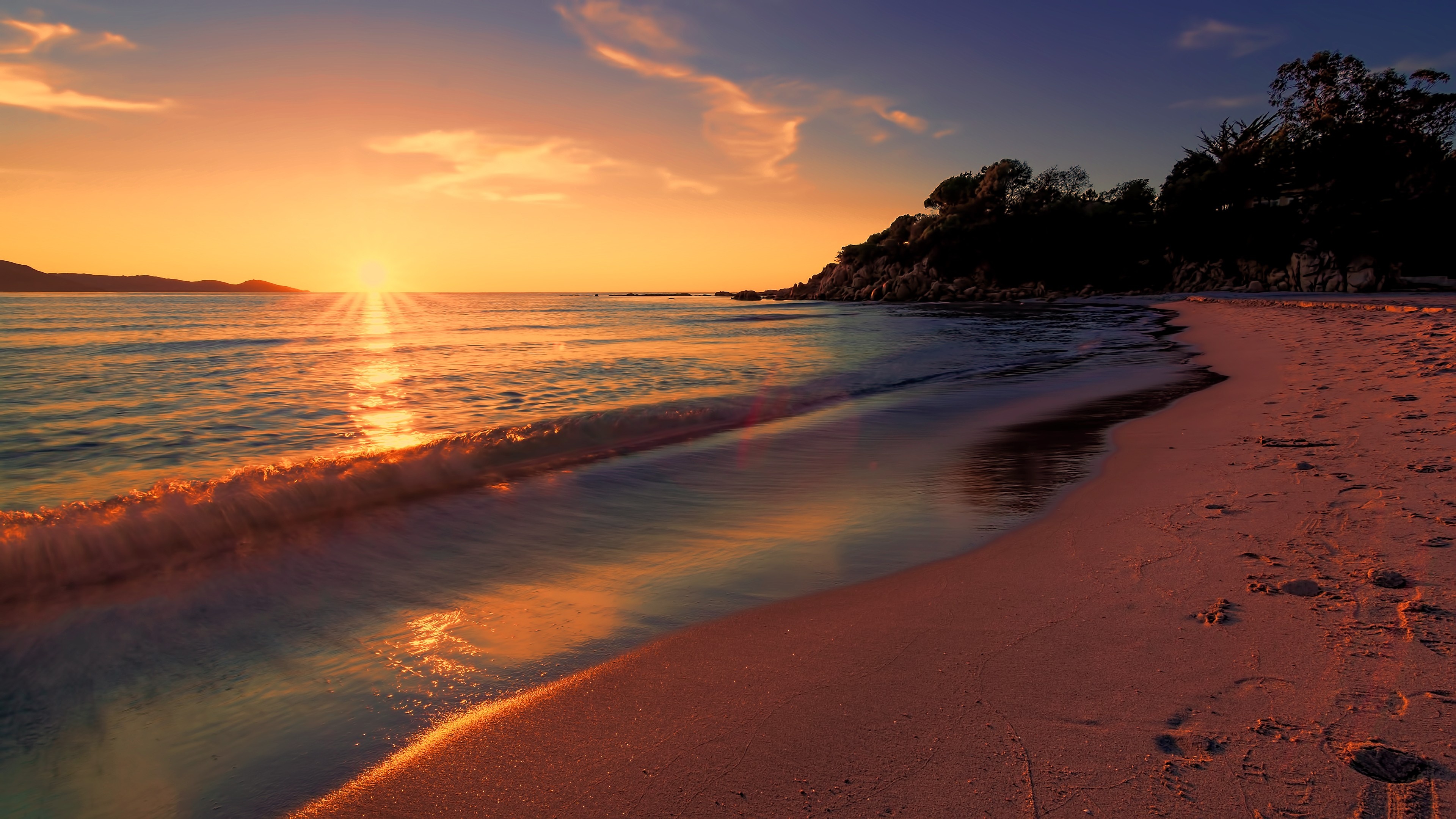 Sunset over ocean horizon, Incoming shoreline wave, Sandy beach coastline, 4K Desktop wallpaper