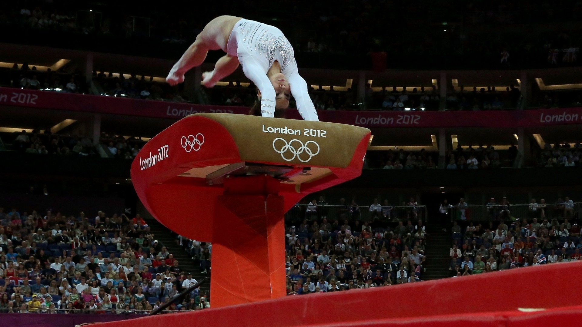 Sandra Izbasa, Vault (Gymnastics) Wallpaper, 1920x1080 Full HD Desktop