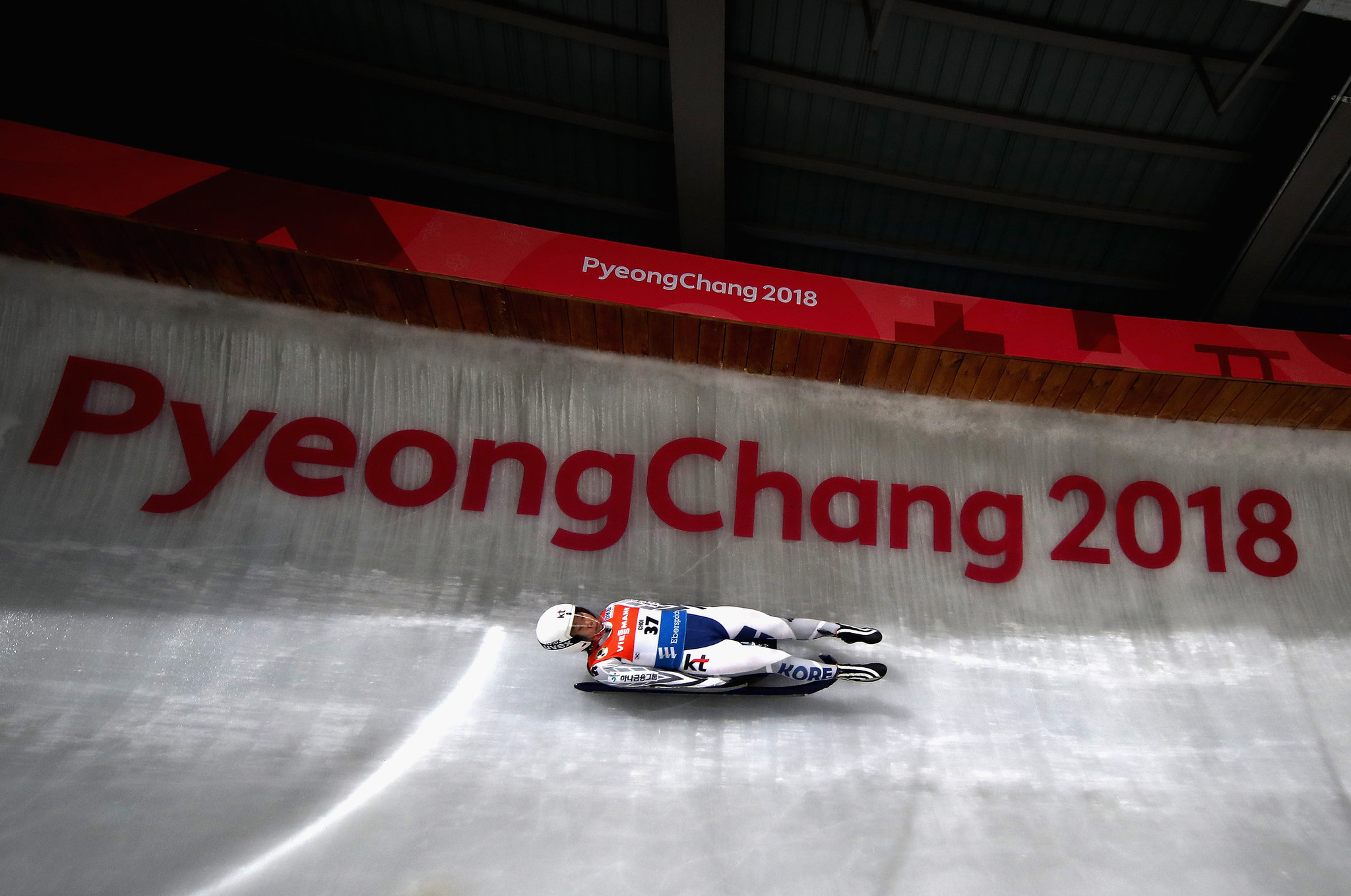 Luge, Sledding at 90 mph, 2050x1360 HD Desktop