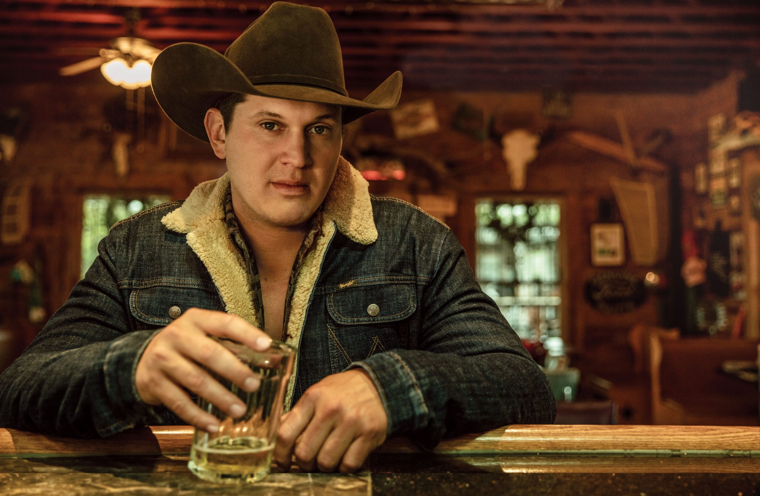 Jon Pardi, Honky tonk music, Authentic country sound, Catchy choruses, 2560x1680 HD Desktop