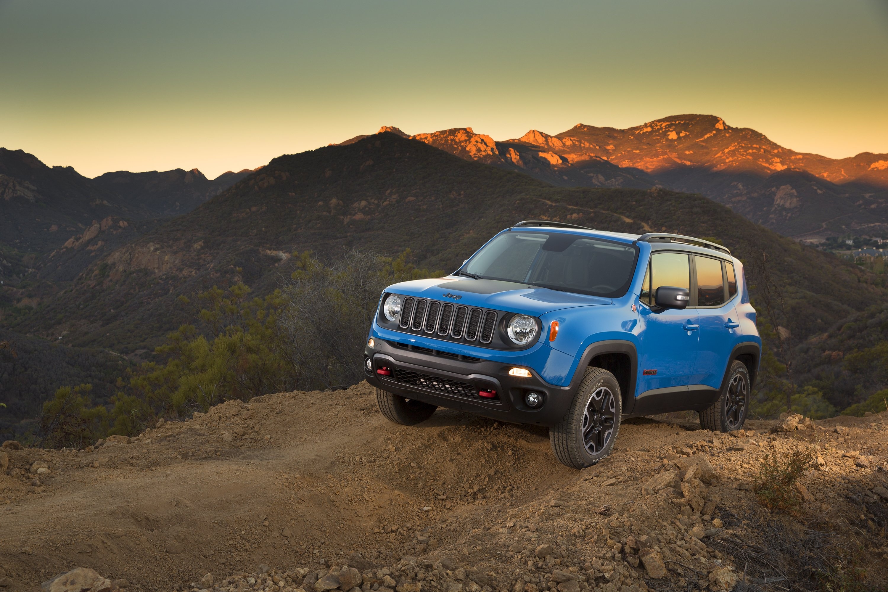 Jeep Renegade, Auto industry, Trailhawk SUV, 4x4 capability, 3000x2000 HD Desktop