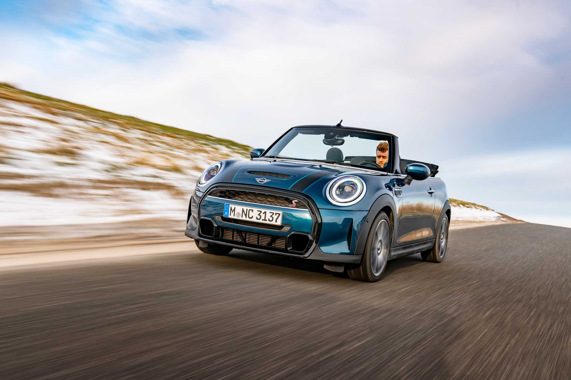 MINI Cooper S, Sidewalk edition, Convertible bliss, Urban chic, 2250x1500 HD Desktop