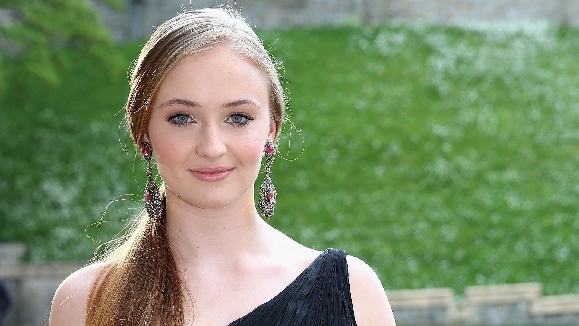 Sophie Turner, HD wallpaper, Background image, Stunning beauty, 1920x1080 Full HD Desktop