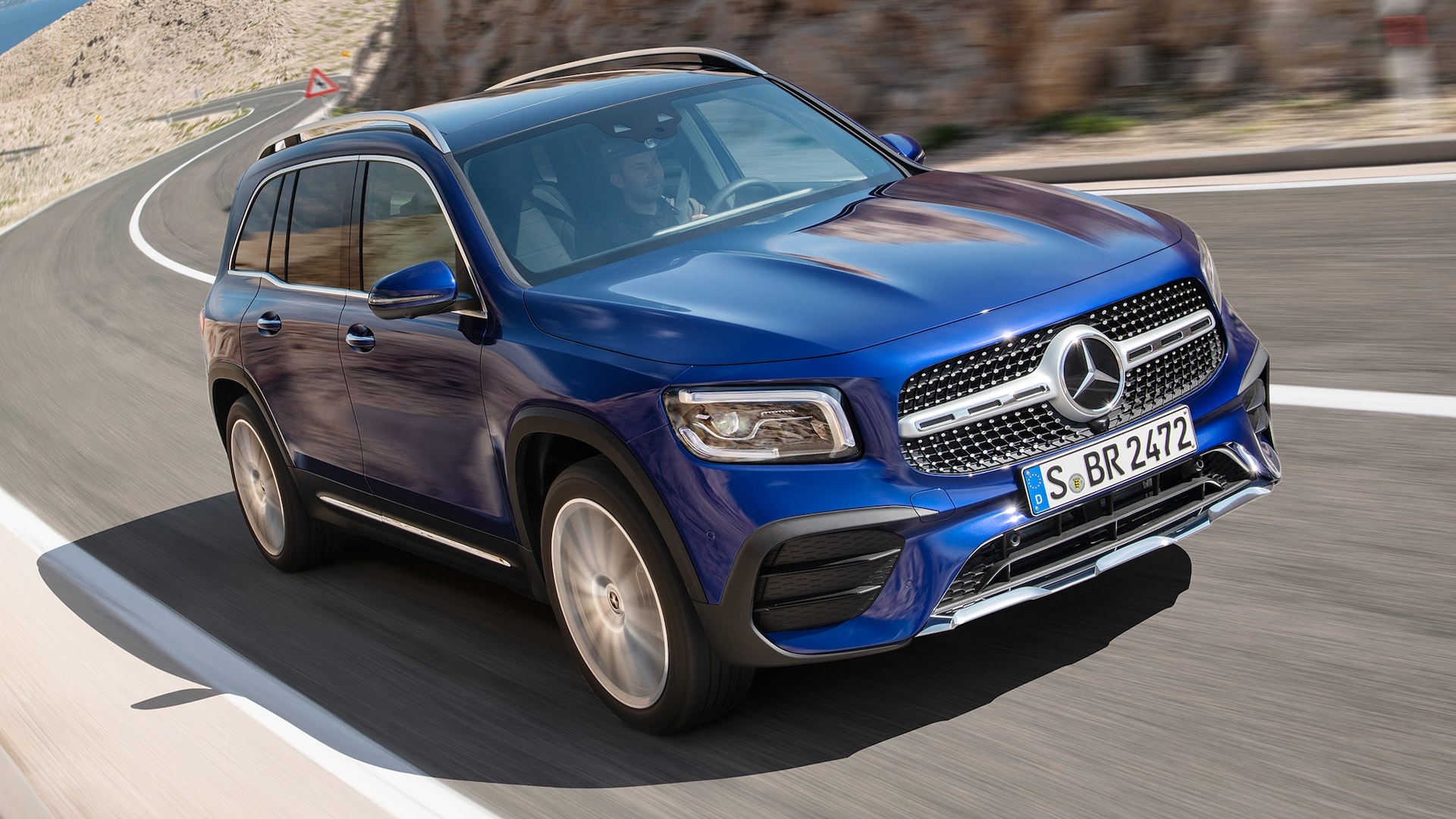 Mercedes-Benz GLB, Compact SUV, Segment-splitting design, Premium quality, 1920x1080 Full HD Desktop