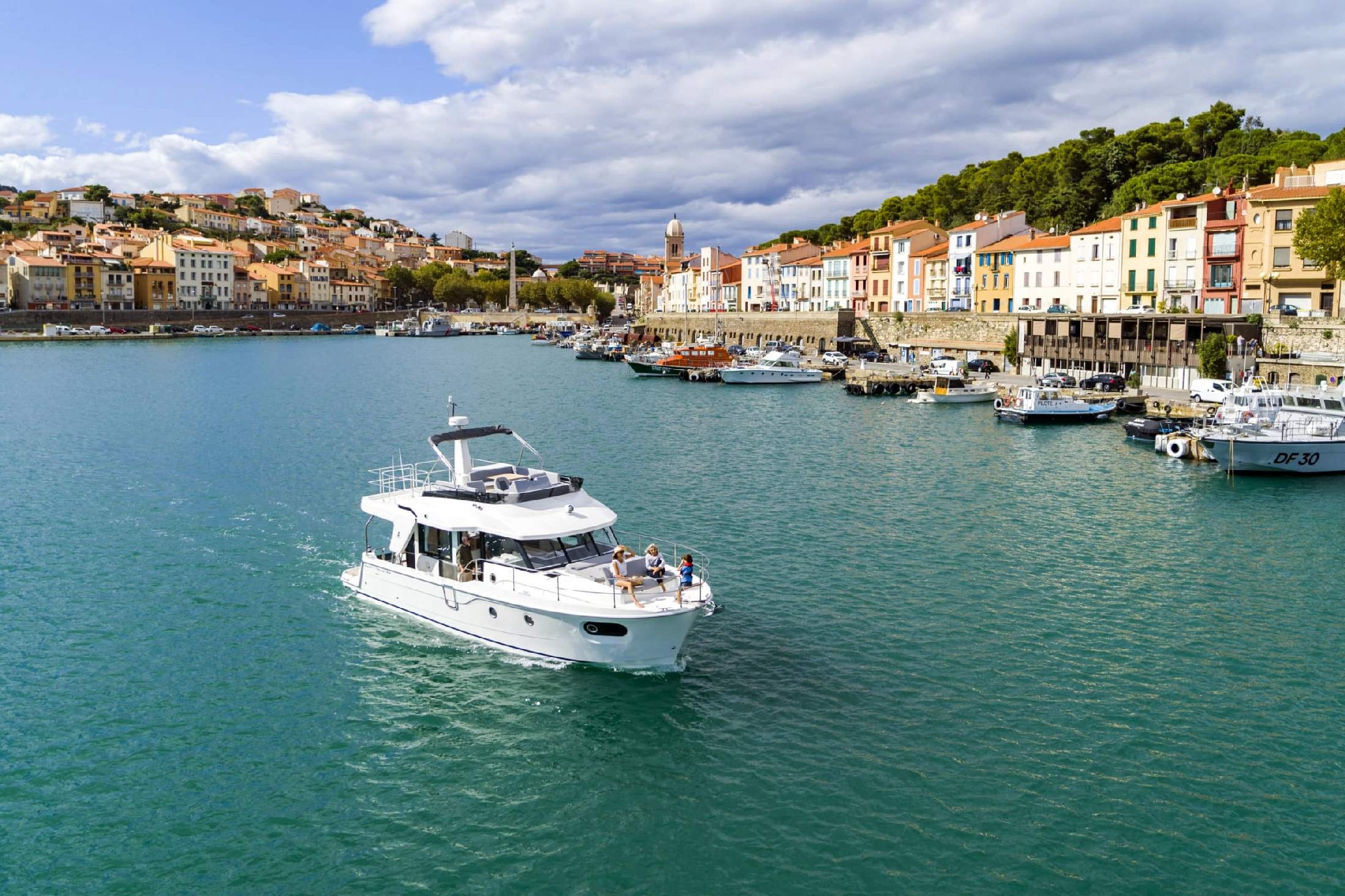 Swift Trawler 41, Generous travel, Motorboat adventure, Pleasure boating, 2200x1470 HD Desktop