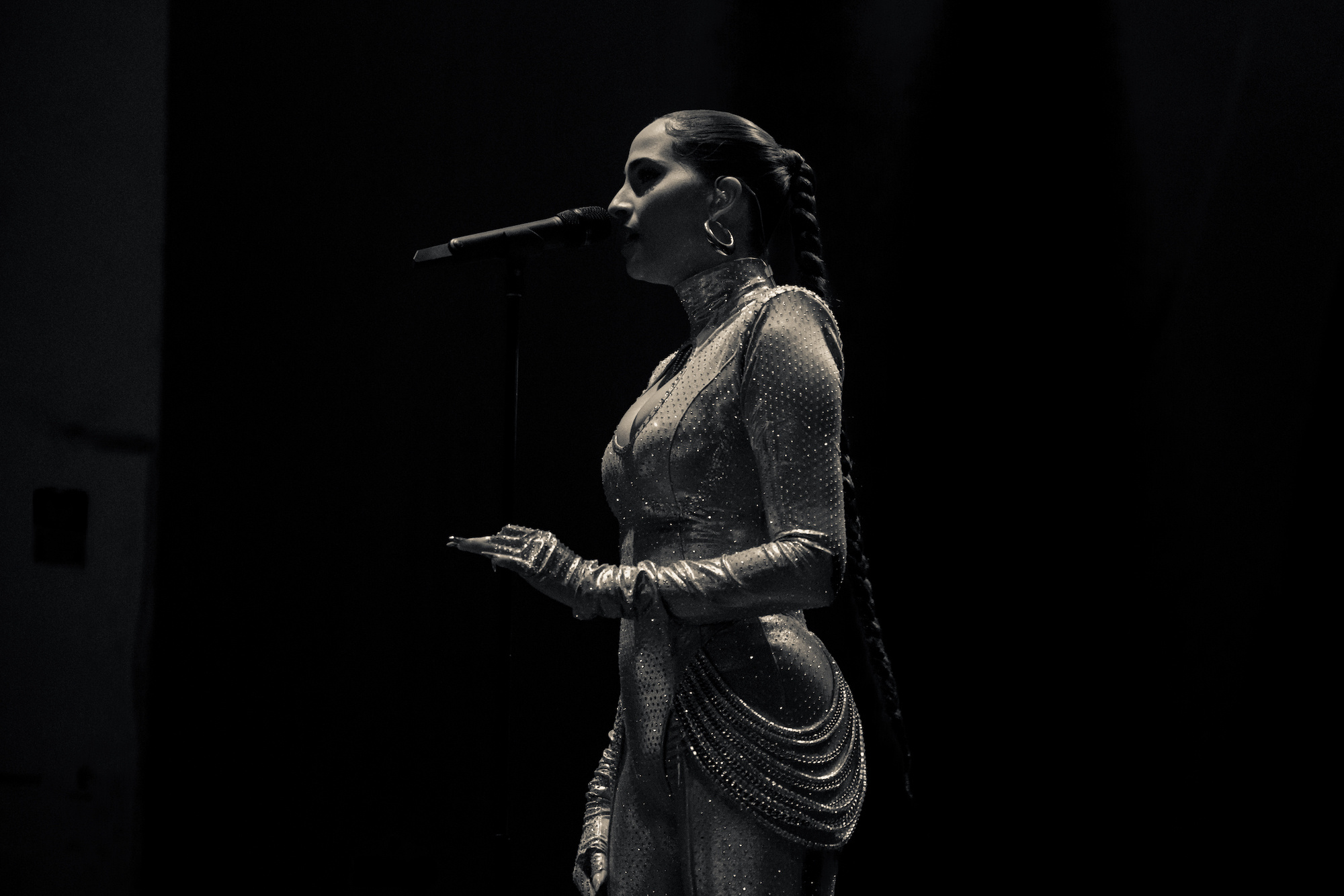 Snoh Aalegra, Electrifying Brixton Academy show, 2000x1340 HD Desktop