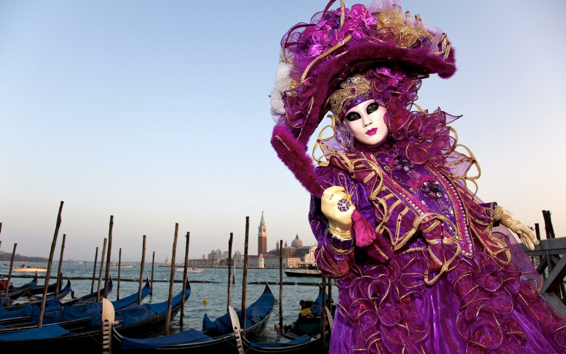 Venice carnival, Stunning costumes, Grandeur of Venice, Magical ambiance, 1920x1200 HD Desktop