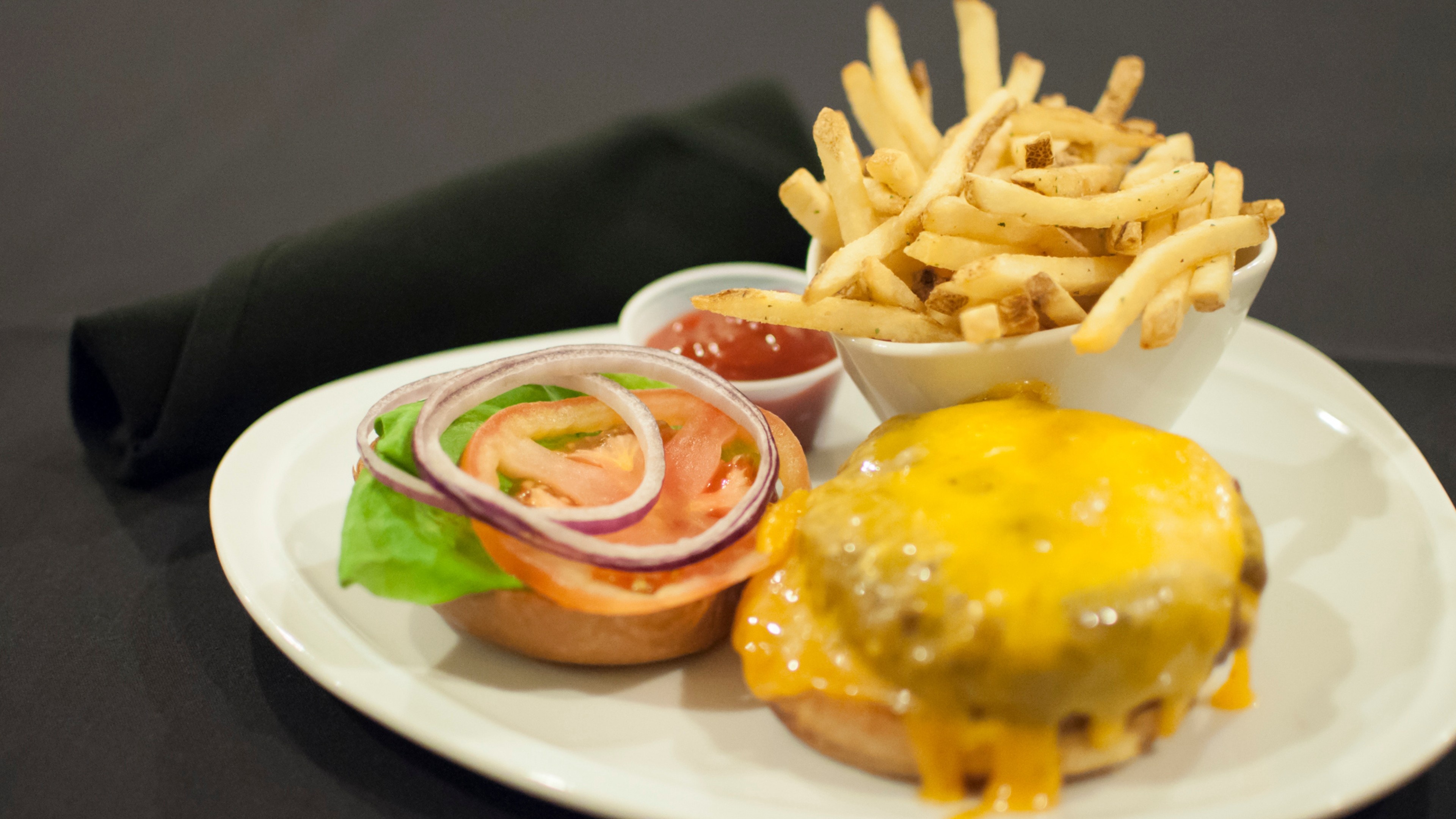 Cheeseburger and chips, Ultimate comfort food, Mouthwatering combo, Fulfilling meal, 3840x2160 4K Desktop