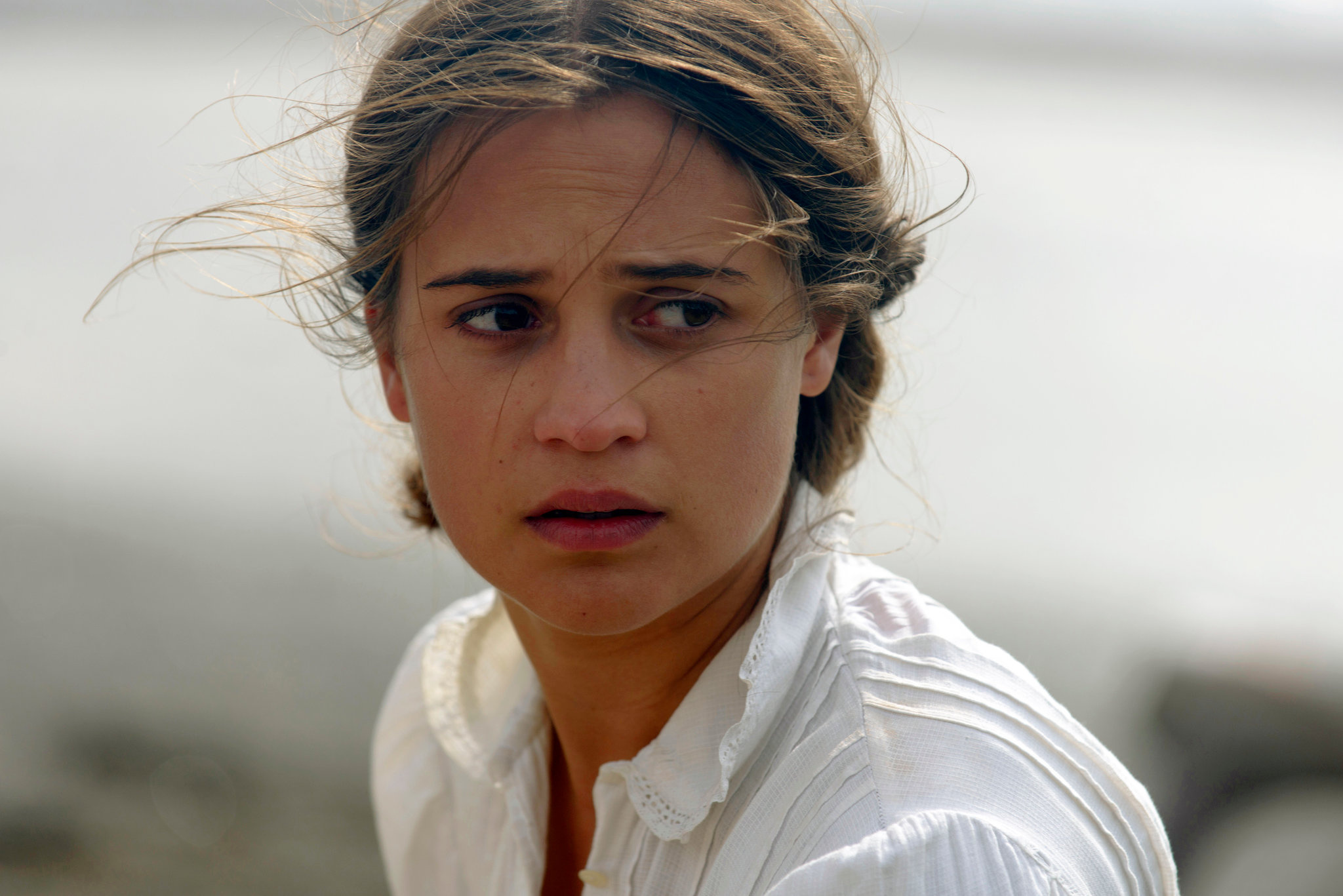 Baby boat change, New York Times, Movie review, Light between oceans, 2050x1370 HD Desktop