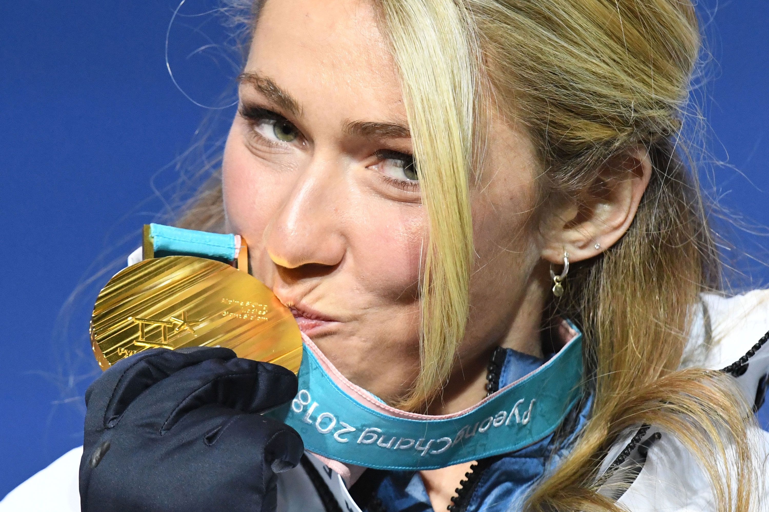 Olympic gold medal, Mikaela Shiffrin Wallpaper, 3000x2000 HD Desktop