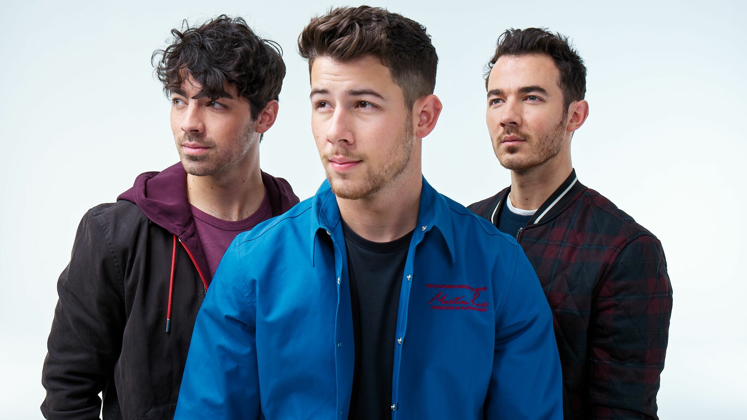 Jonas Brothers, Music legends, Vibrant performances, Iconic pop trio, 2560x1440 HD Desktop