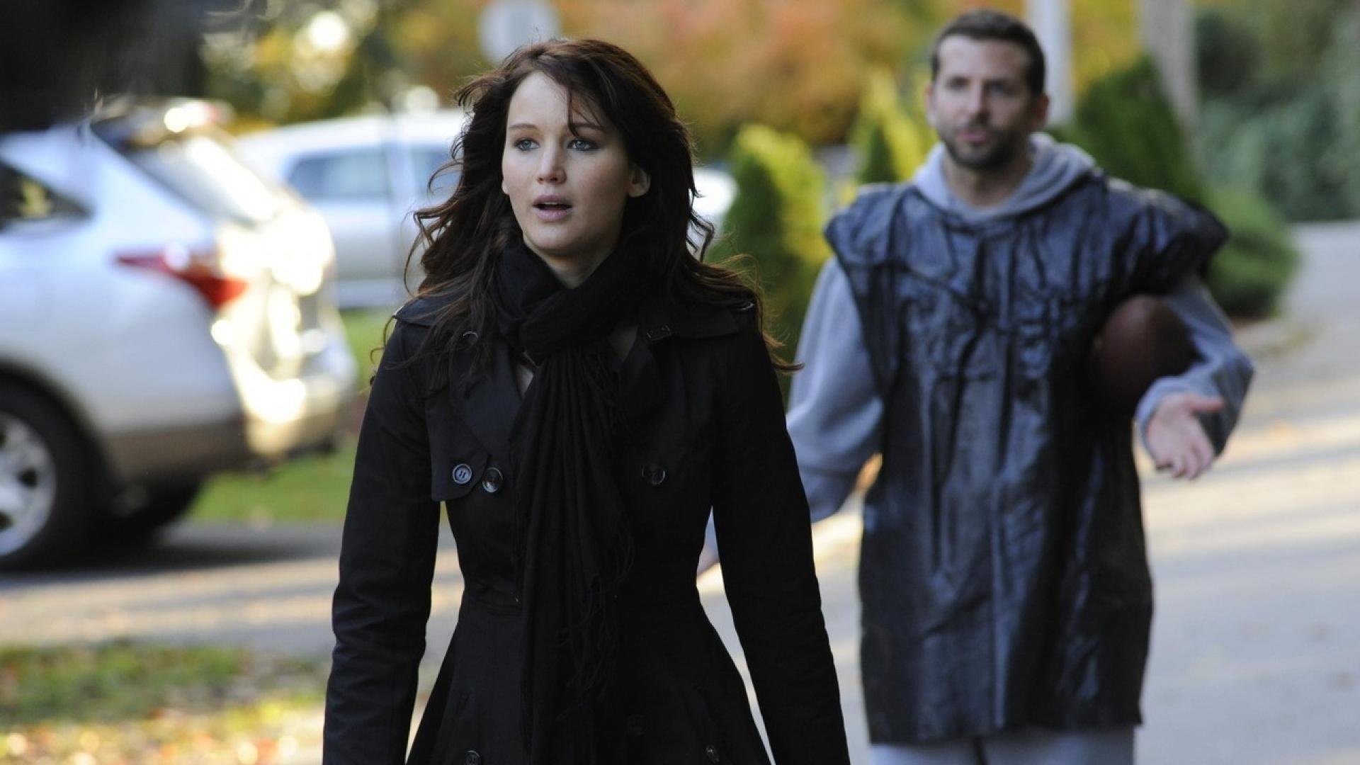 Silver Linings Playbook, Memorable film moments, Stellar performances, Unexpected plot twists, 1920x1080 Full HD Desktop