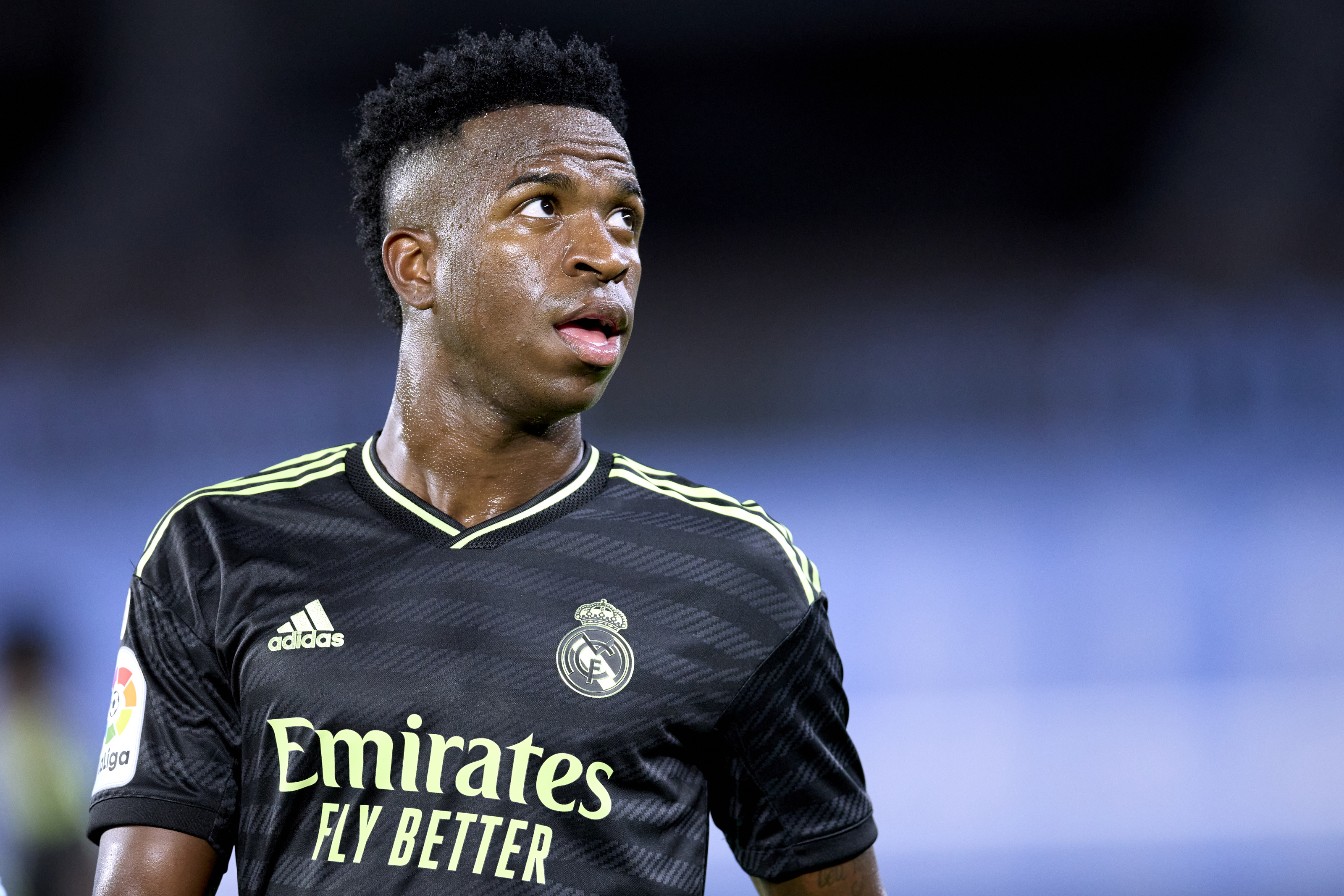 Vinícius Júnior, Real Madrid black jersey, Emirates Fly Better logo, HD Desktop wallpaper