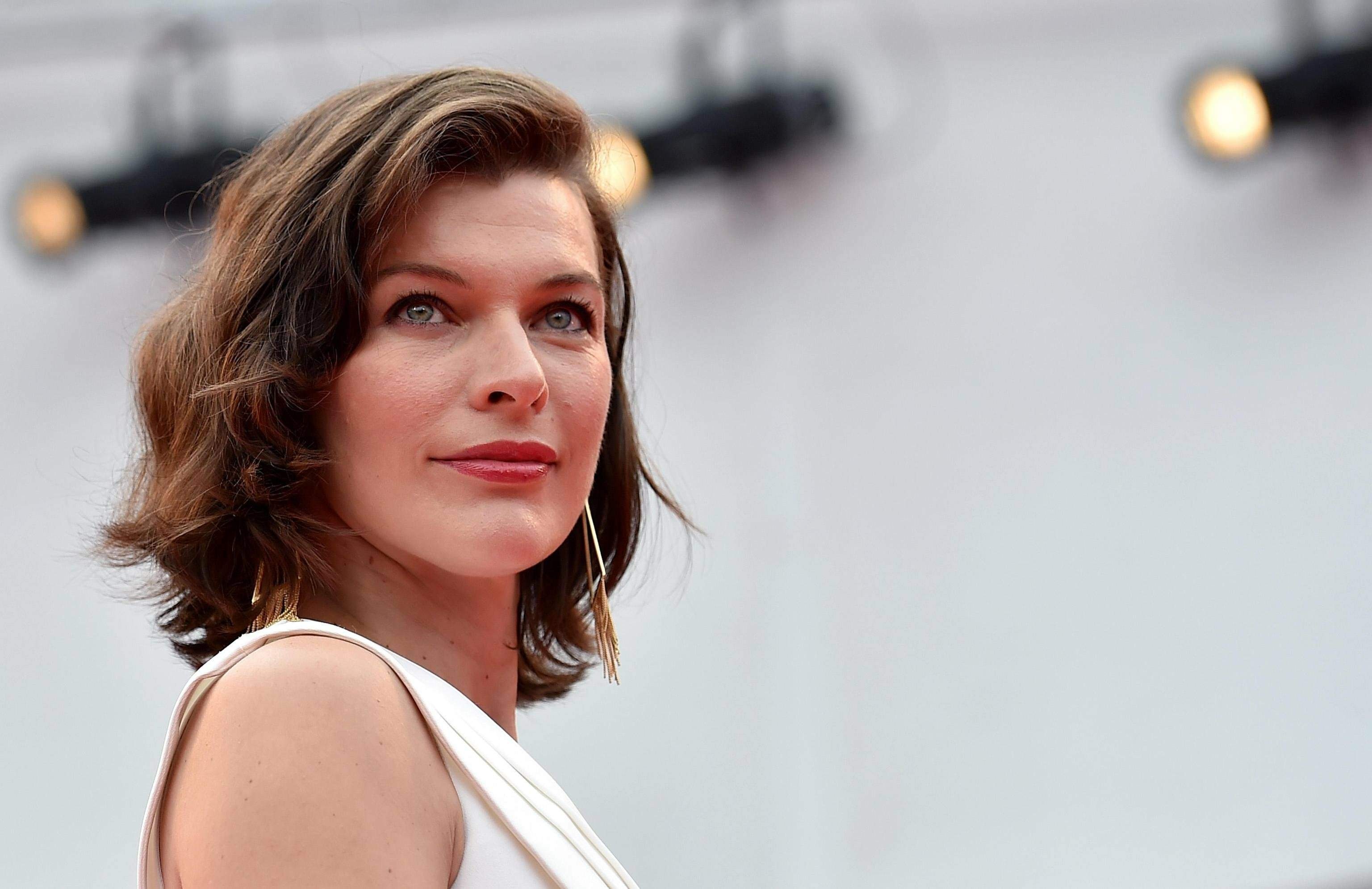 Milla Jovovich, HD desktop wallpaper, 3080x1990 HD Desktop