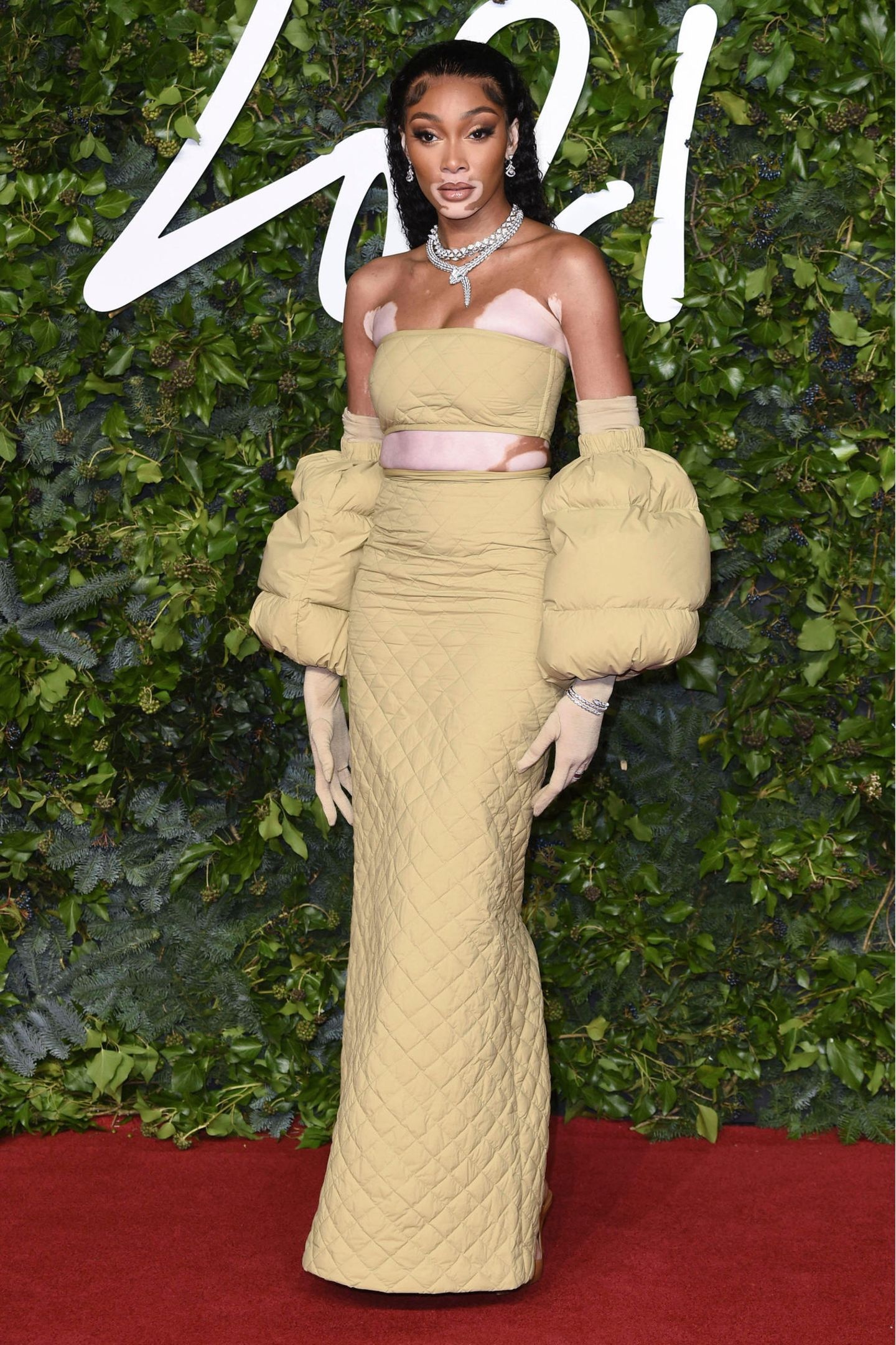 Winnie Harlow, Star portrait, News, Bilder, 1440x2160 HD Phone