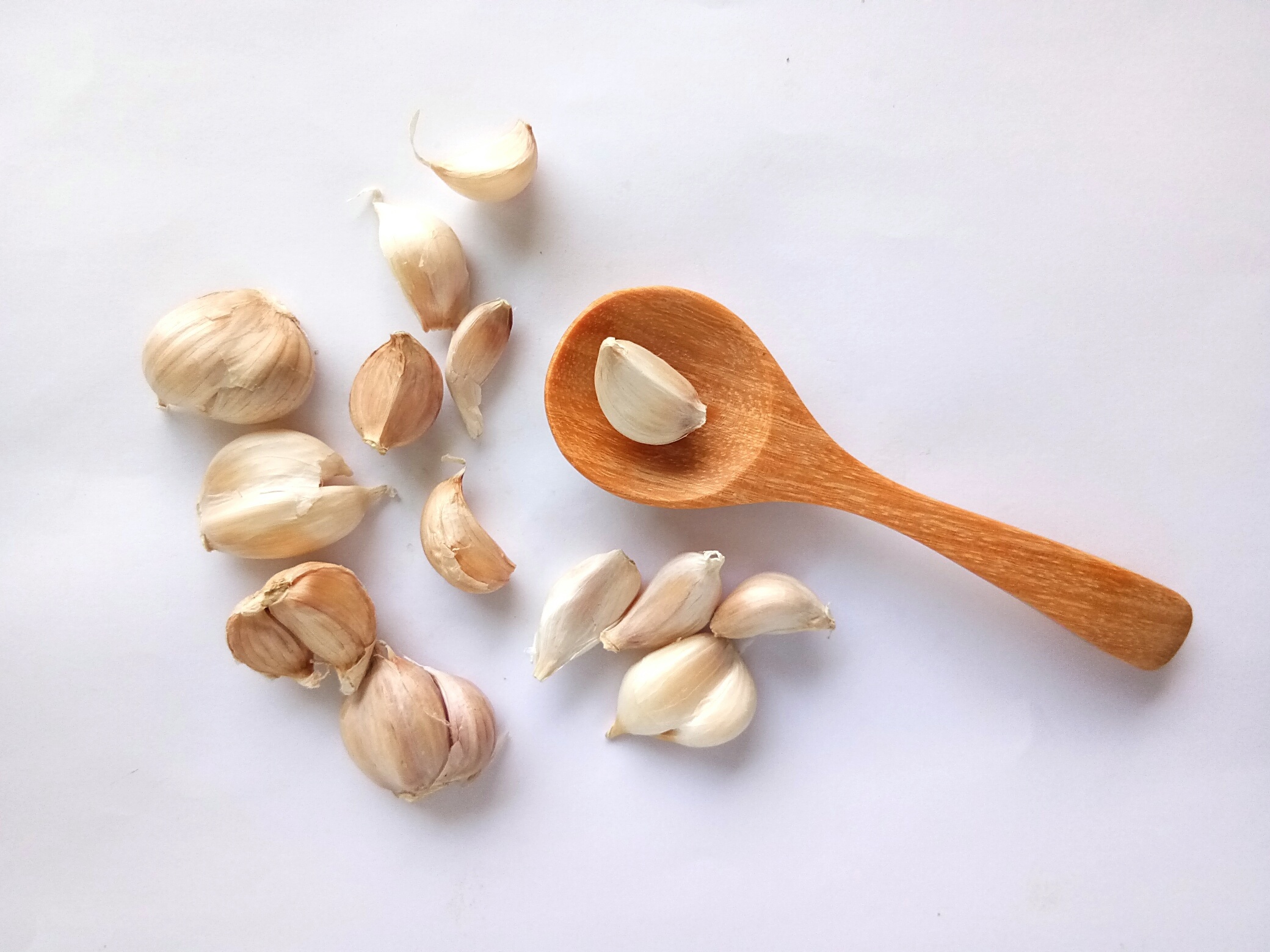 Raw versus cooked garlic, Health debate, Nutritional value, Dietary choices, 2080x1560 HD Desktop