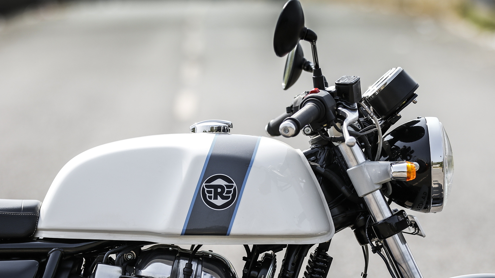 Royal Enfield Continental GT 650, Royal Enfield tank emblem, White cafe racer fuel tank, Full HD Desktop wallpaper