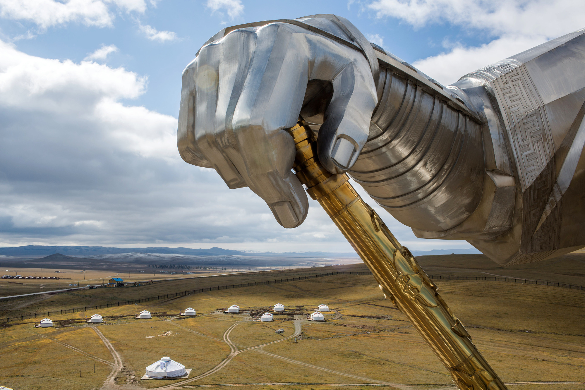 Mongolia, Genghis Khan's biggest fan, Democracy testing, Political dynamics, 2000x1340 HD Desktop