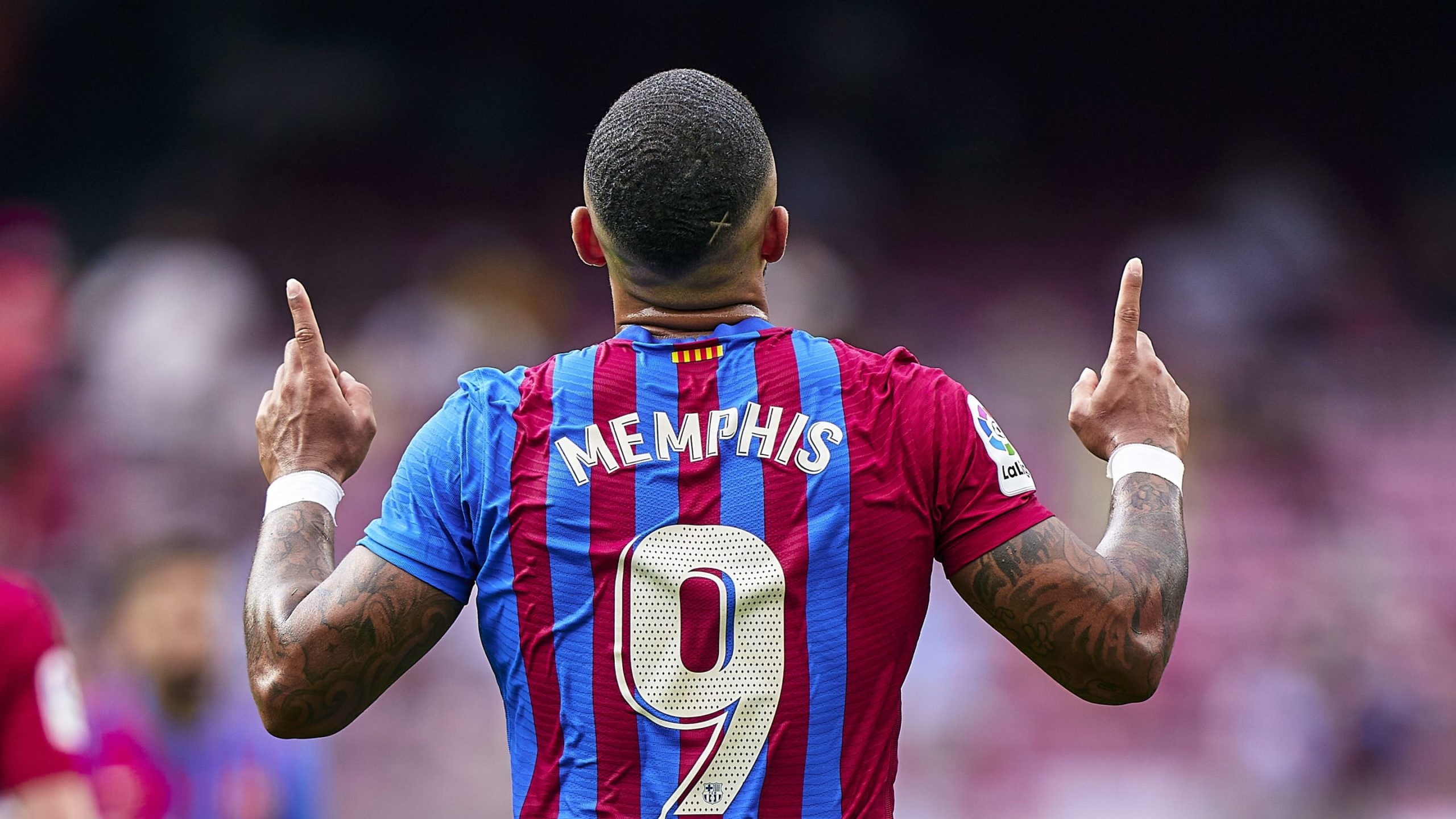 Memphis Depay barcelona, High expectations, Player demands, Performance standards, 2560x1440 HD Desktop