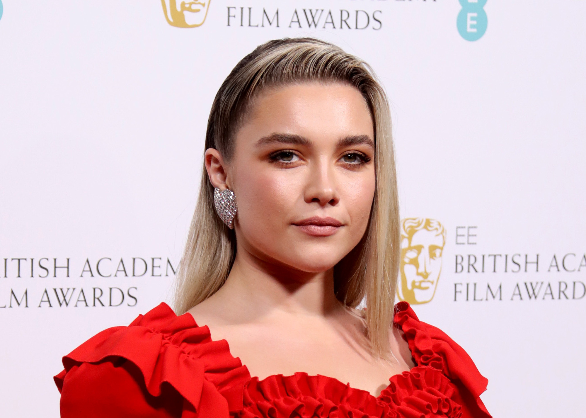 Florence Pugh's voice, Unique vocal quality, Emotional performances, Authentic crying, 2000x1430 HD Desktop