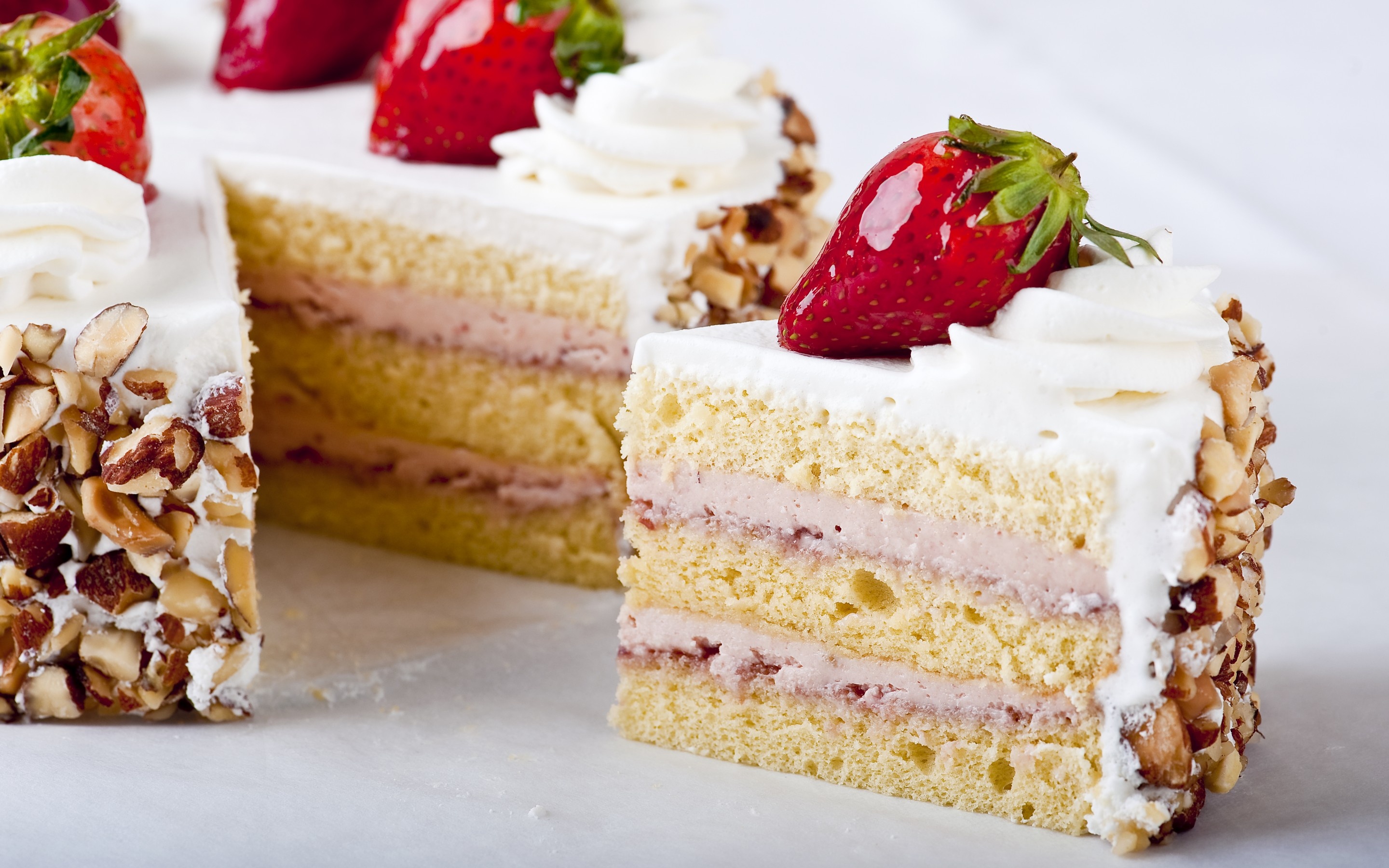 Cake in 4K, Crystal-clear image, Delectable treat, Sweet satisfaction, 2880x1800 HD Desktop