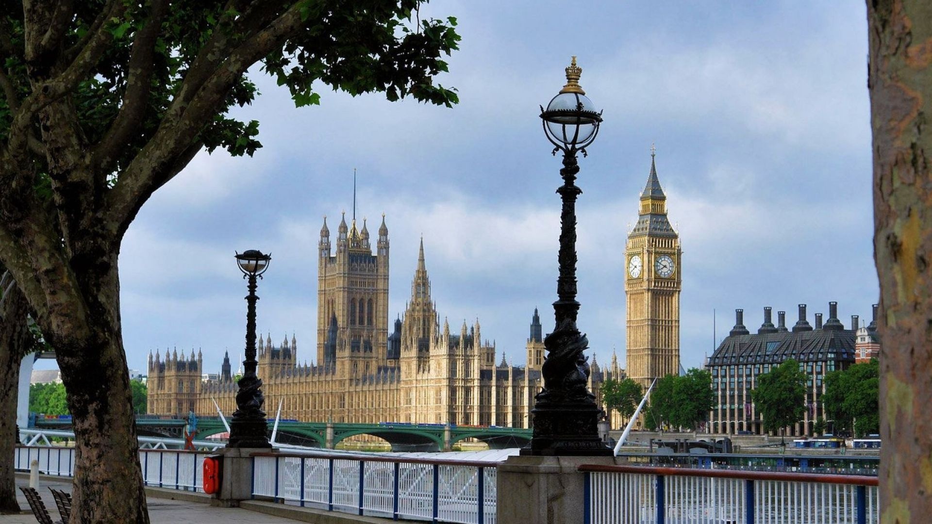 London's charms, UK's beauty, Iconic wallpaper, Captivating imagery, 1920x1080 Full HD Desktop