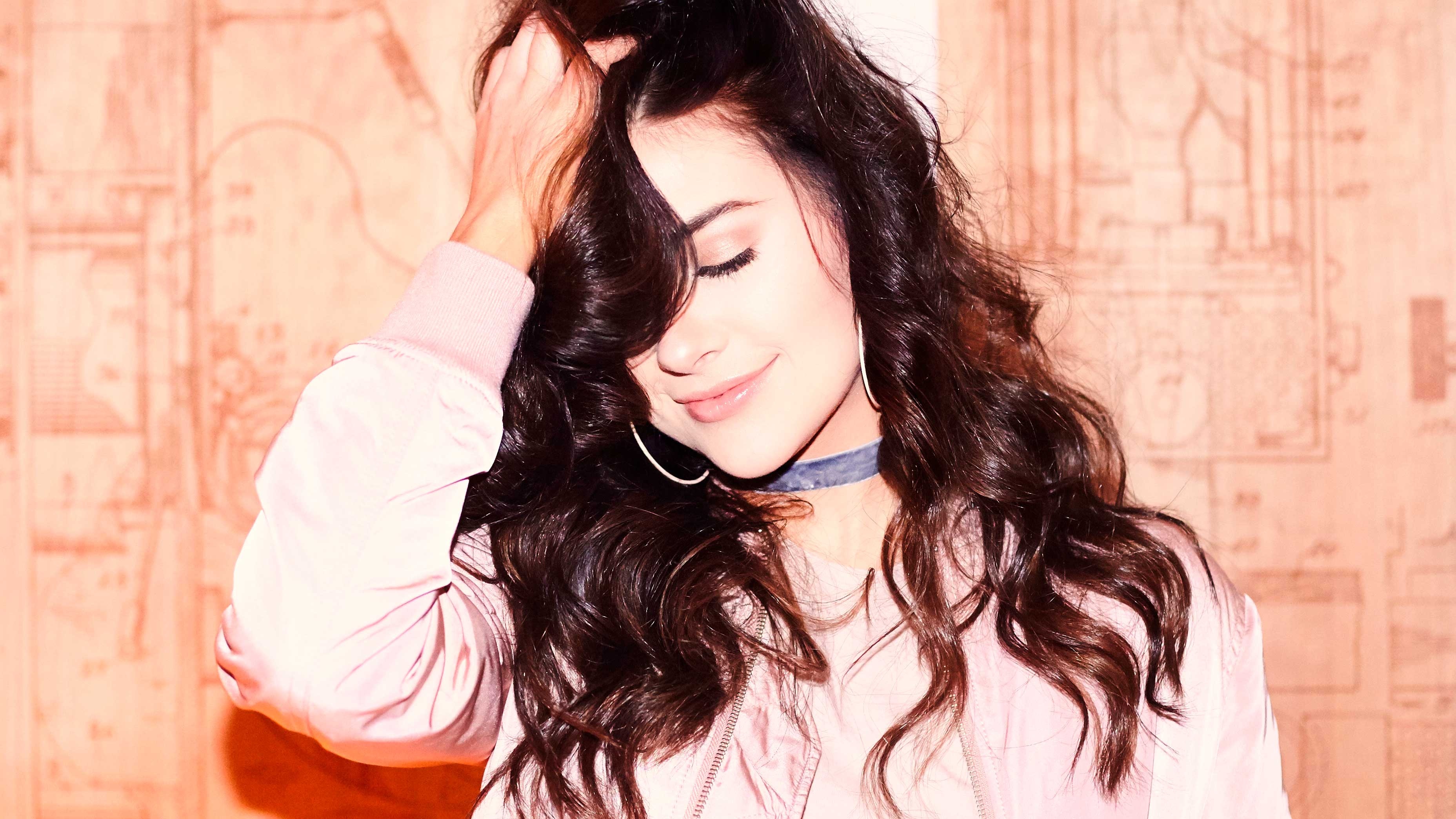 Riley Clemmons, Rising star, Captivating vocals, Music world, 3720x2090 HD Desktop