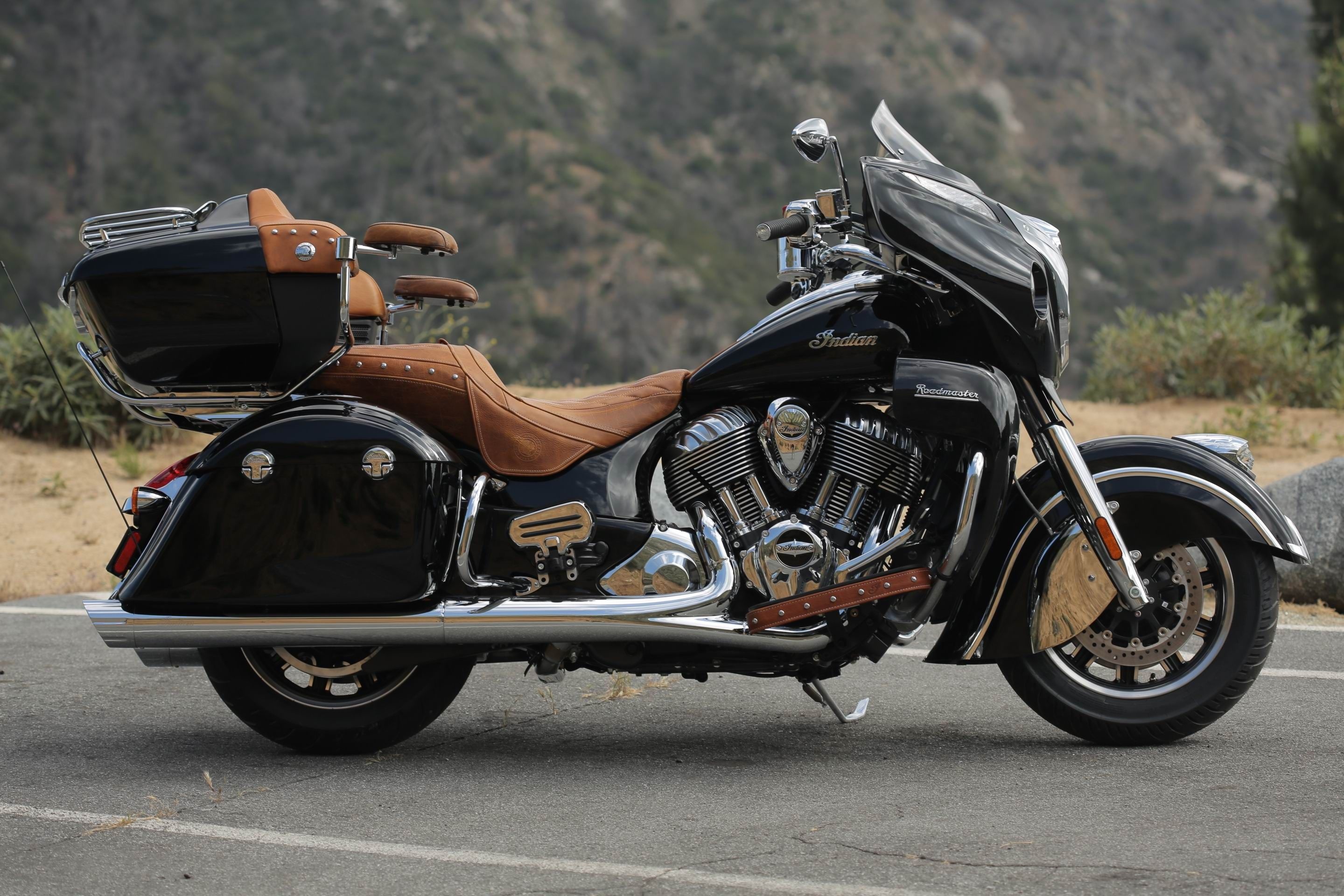 Indian Roadmaster Auto, Sleek design, Luxurious bike, Unmatched comfort, 2880x1920 HD Desktop