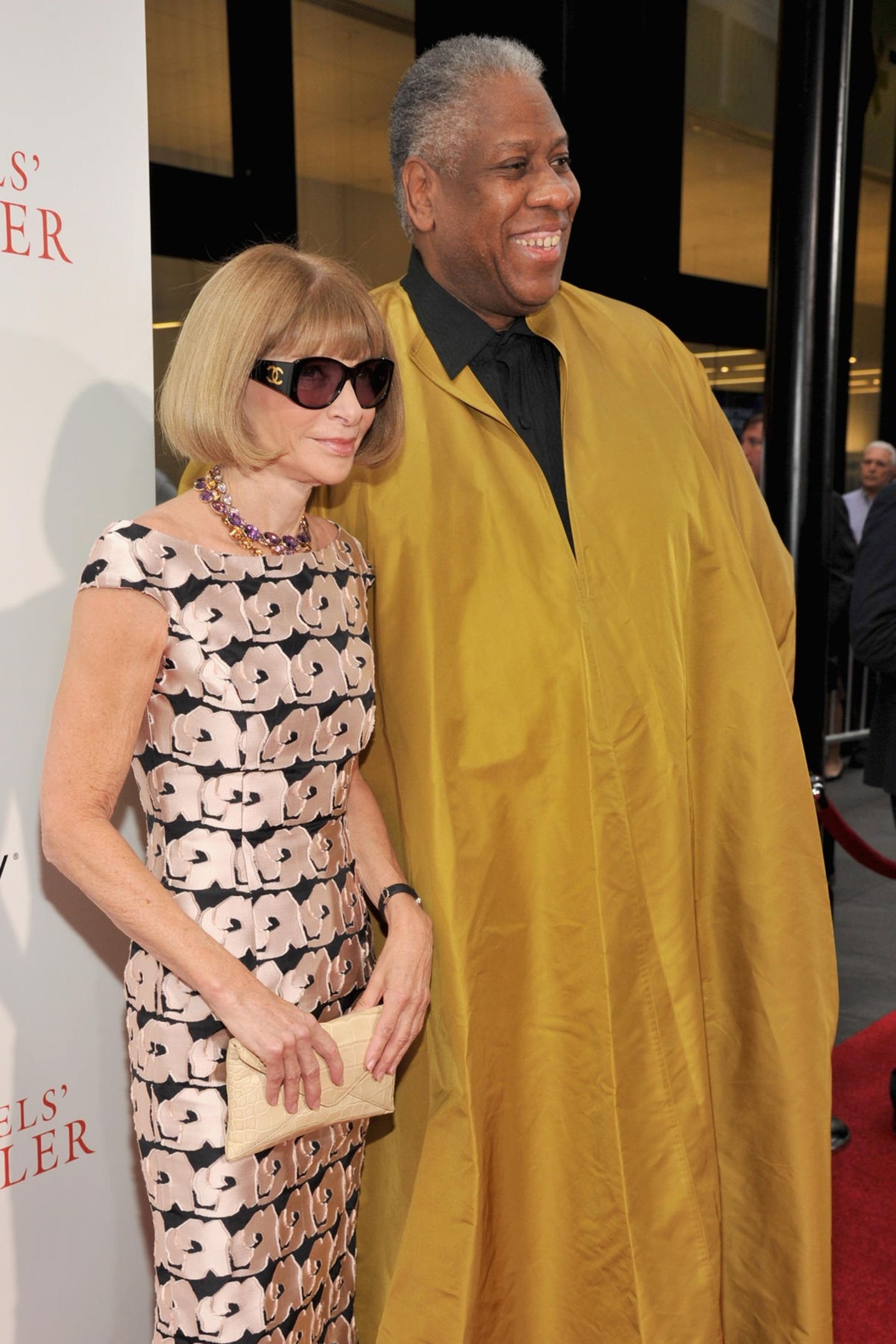 Anna Wintour, Starportrt news, Fashion portrait, Wintour's influence, 1440x2160 HD Phone