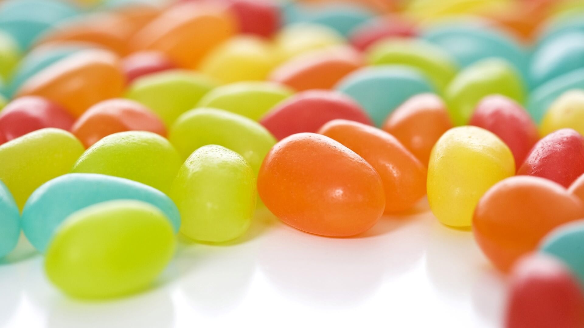 Scrumptious cinnamon flavor, Irresistible jelly beans, Delicious treat, Tantalizing sweetness, 1920x1080 Full HD Desktop