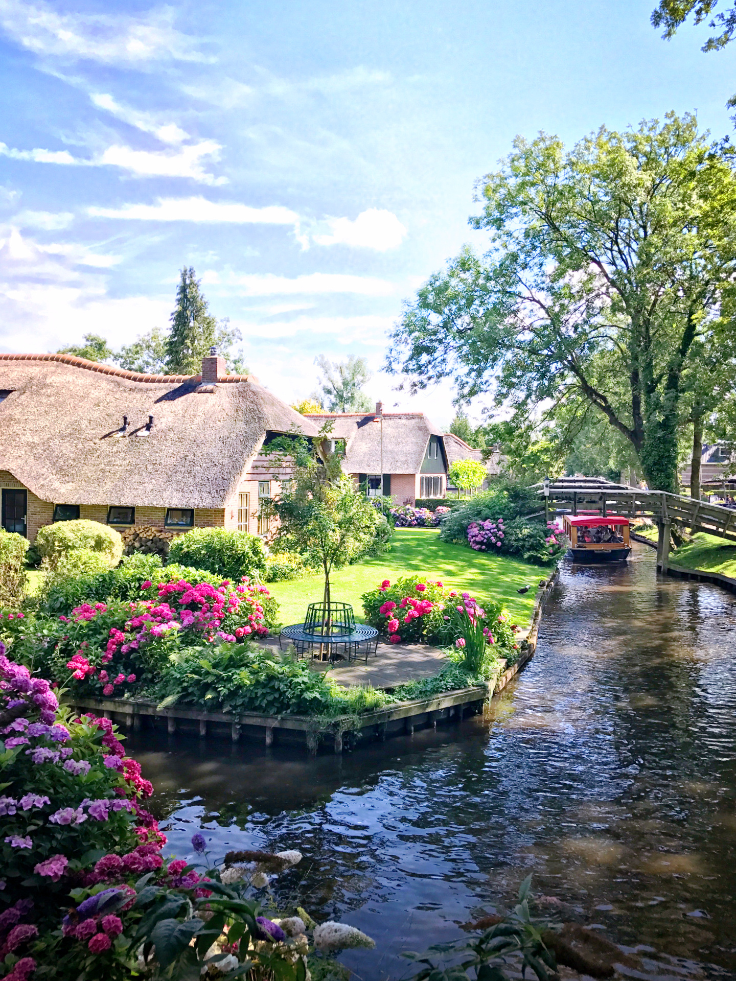 Giethoorn, Floating utopia, So Much To Tell You, 1440x1920 HD Phone