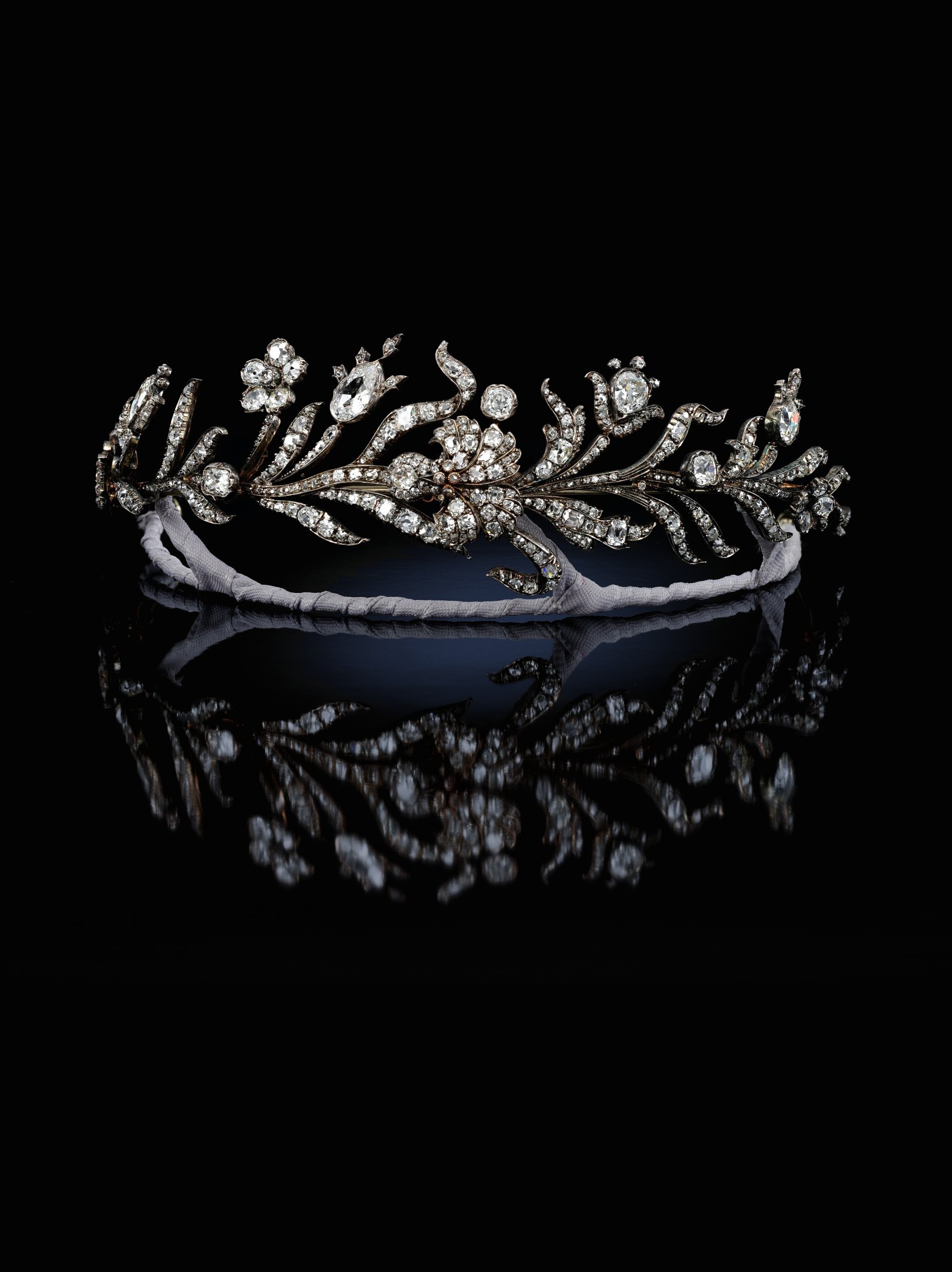 Queen Elizabeth II's Jubilee: the Windsor tiaras on display in new exhibit 1900x2540