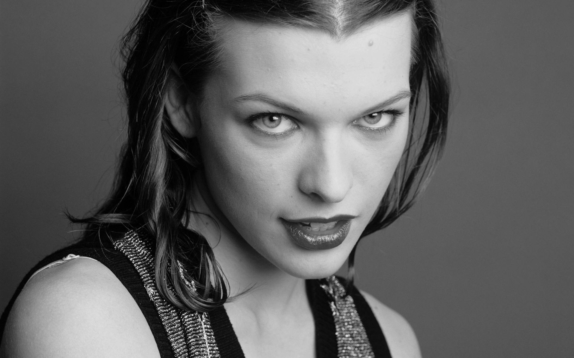 Milla Jovovich, Mesmerizing HD wallpaper, 1920x1200 HD Desktop