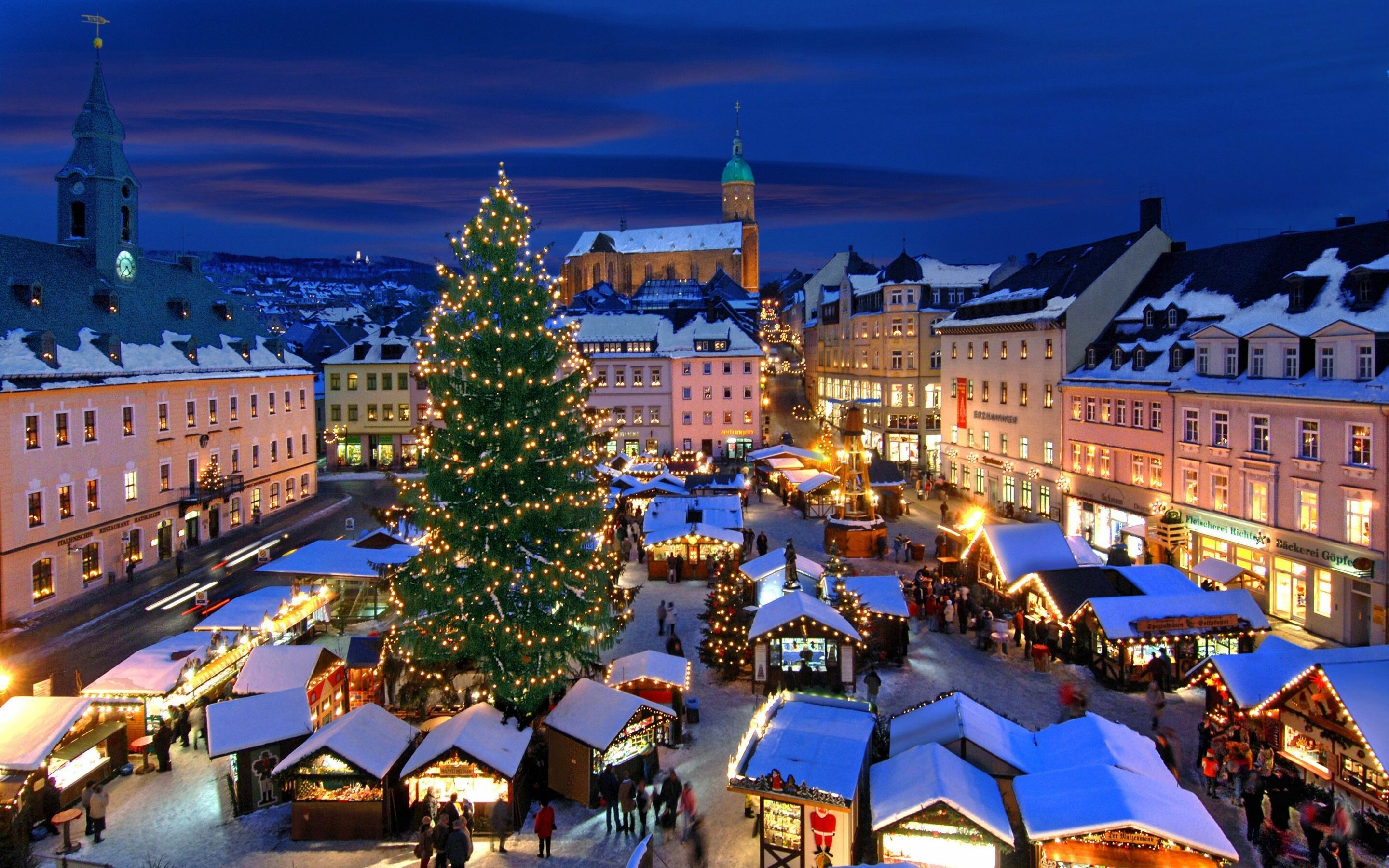 Christmas, Winter market, Festive, Holiday decorations, 2880x1800 HD Desktop