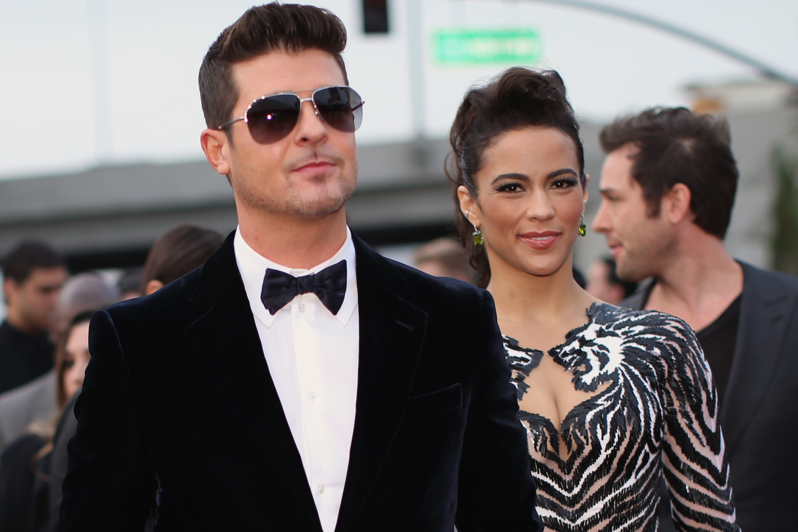 Robin Thicke, Wallpaper showcase, Artistic display, Visual delight, 2700x1800 HD Desktop