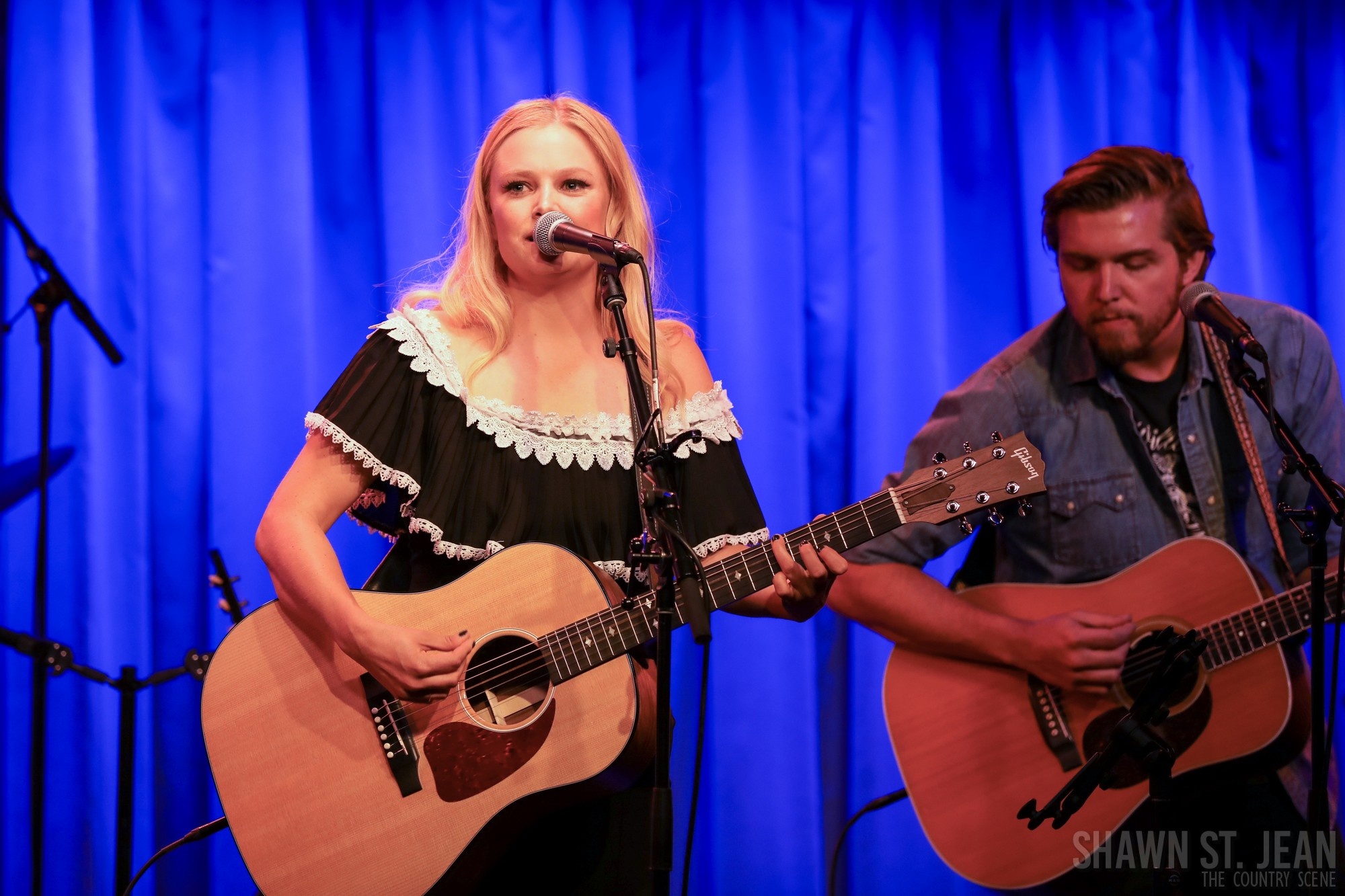 Hailey Whitters, The Country Scene archives, Rising country artist, Music industry, 2000x1340 HD Desktop